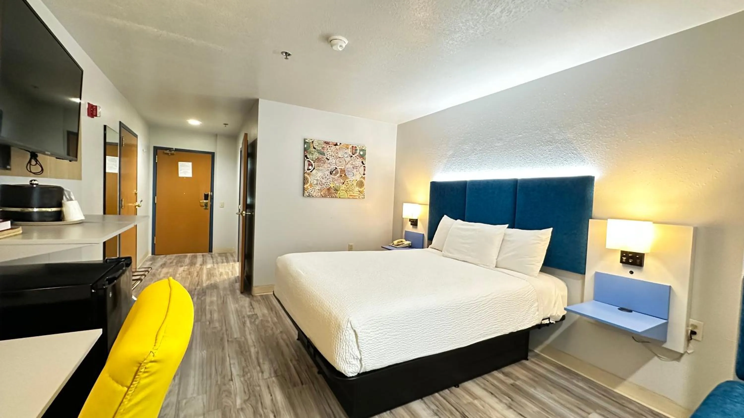 Bed in Microtel Inn & Suites by Wyndham Gallup - PET FRIENDLY