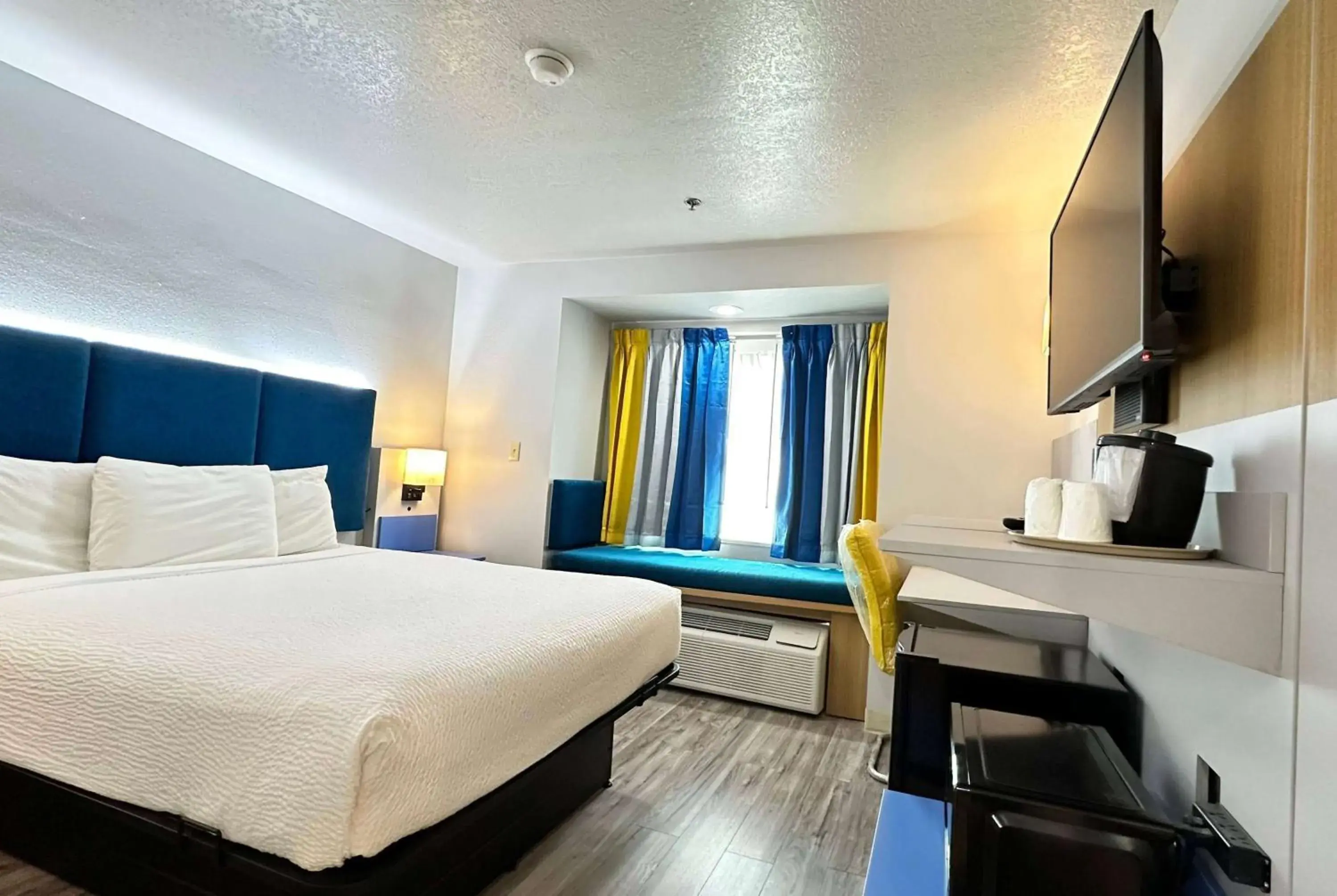 Photo of the whole room, Bed in Microtel Inn & Suites by Wyndham Gallup - PET FRIENDLY Photo of the whole room, Bed in Microtel Inn & Suites by Wyndham Gallup - PET FRIENDLY