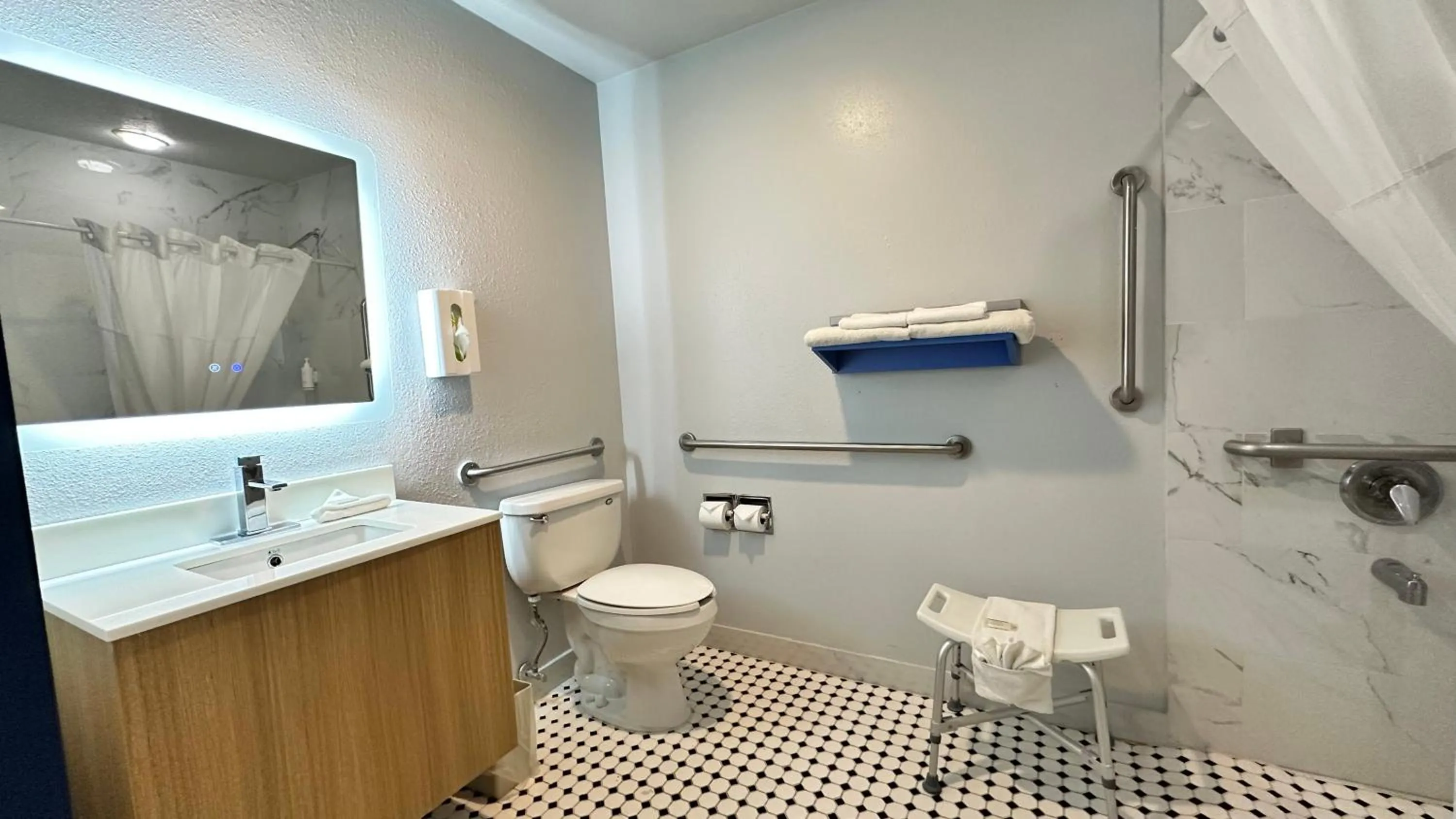 Microtel Inn & Suites by Wyndham Gallup - PET FRIENDLY