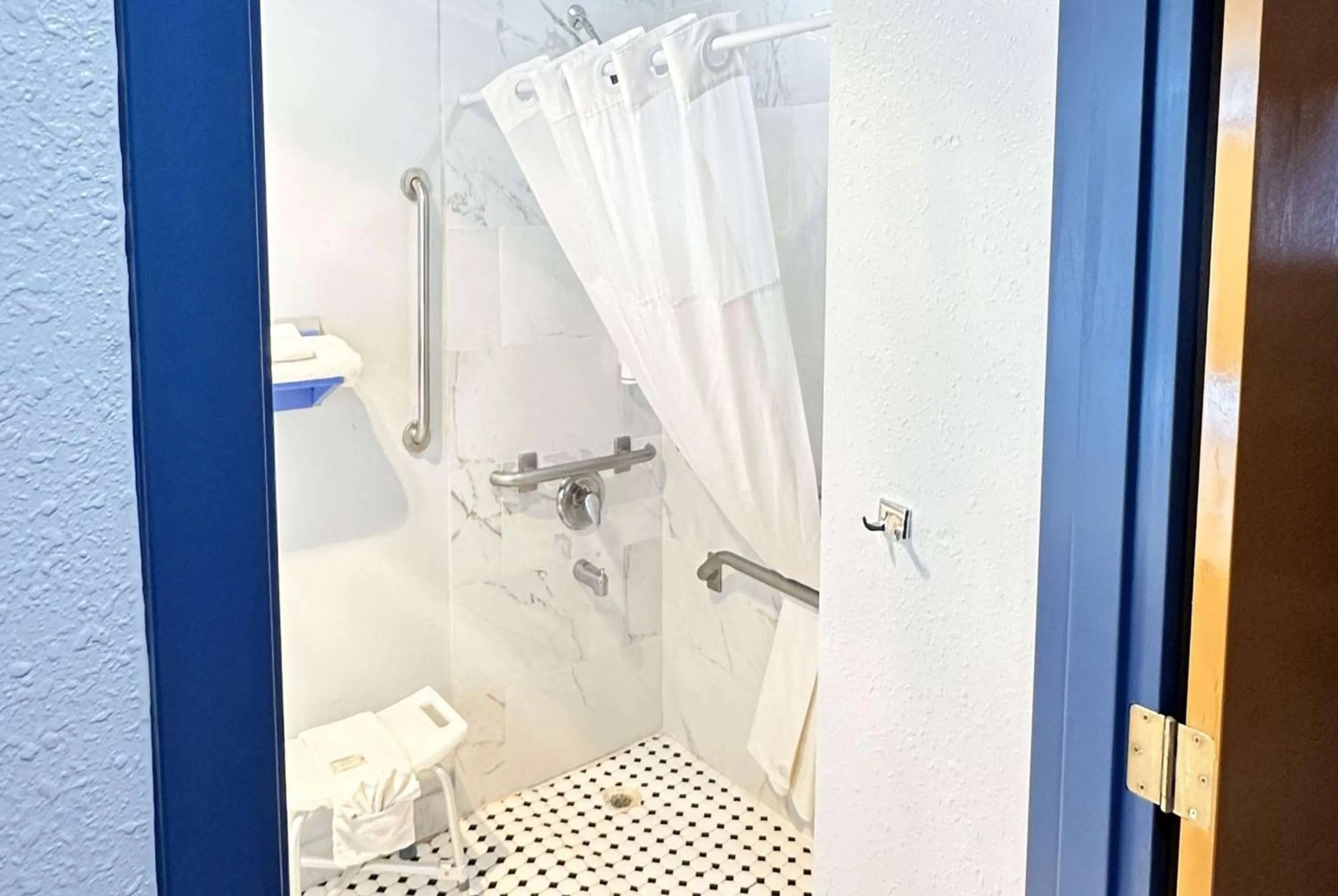 Bathroom in Microtel Inn & Suites by Wyndham Gallup - PET FRIENDLY