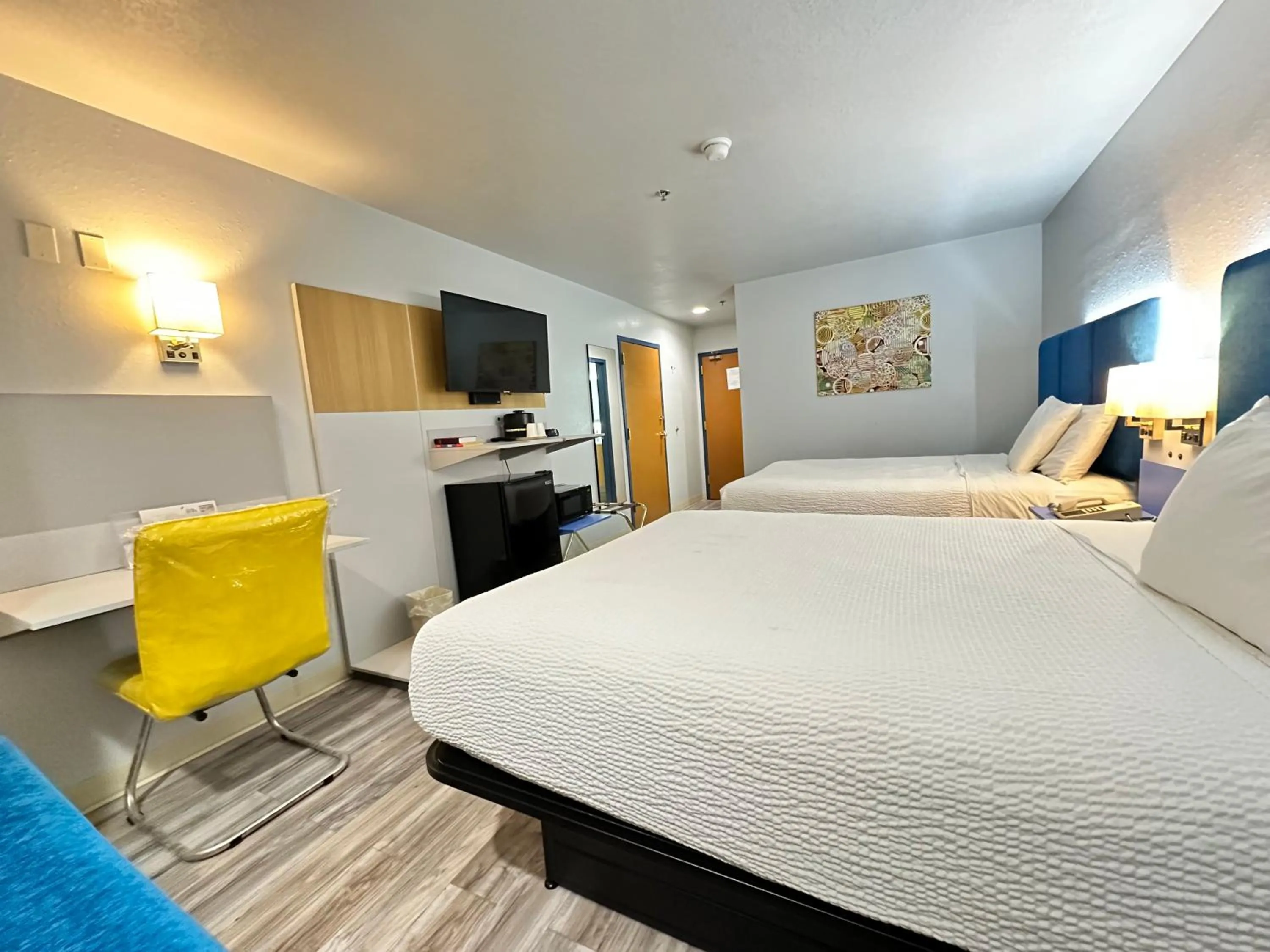 Bed in Microtel Inn & Suites by Wyndham Gallup - PET FRIENDLY