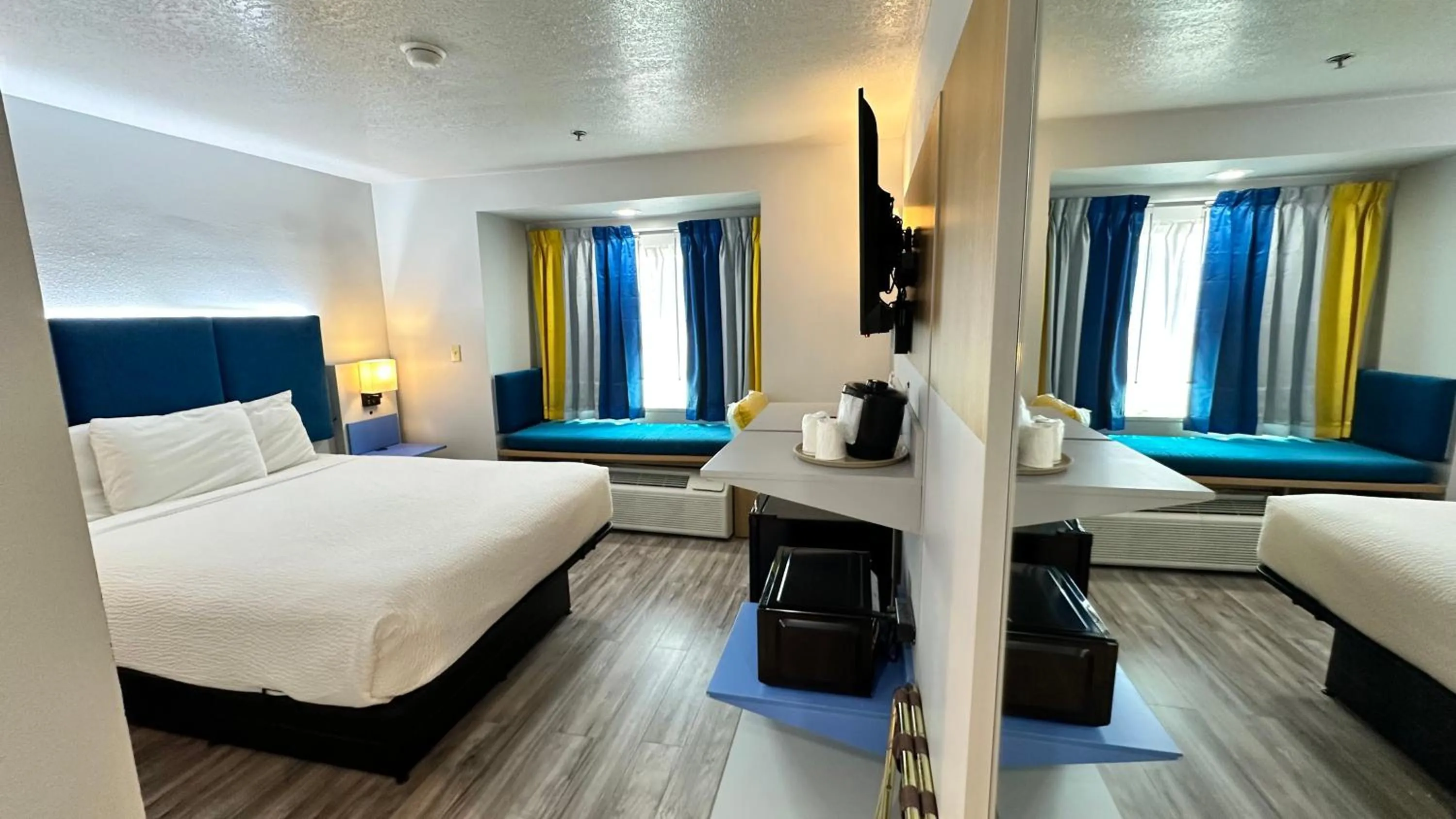 Bed in Microtel Inn & Suites by Wyndham Gallup - PET FRIENDLY