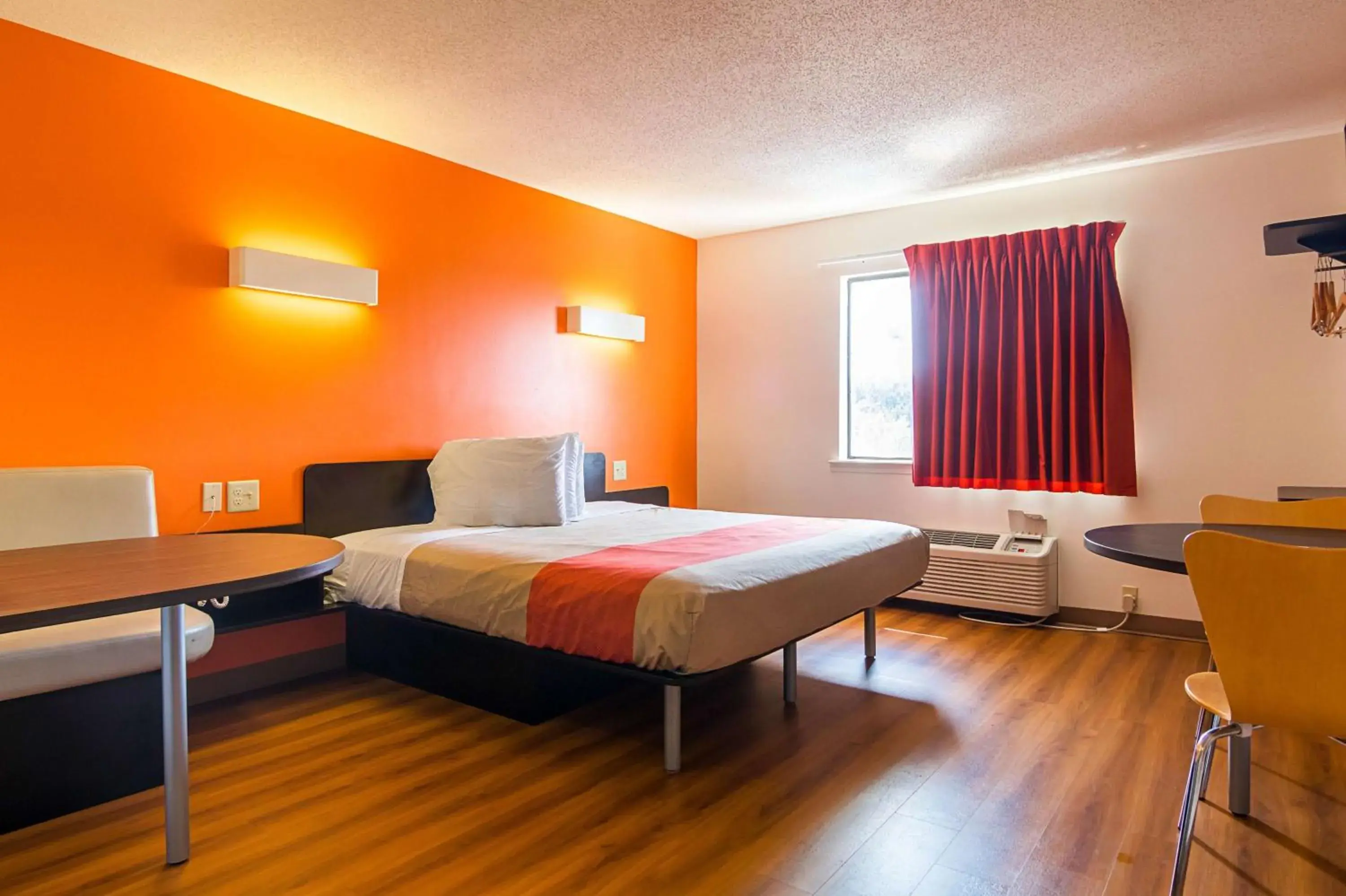 Photo of the whole room, Bed in Motel 6-Jonesboro, GA Photo of the whole room, Bed in Motel 6-Jonesboro, GA