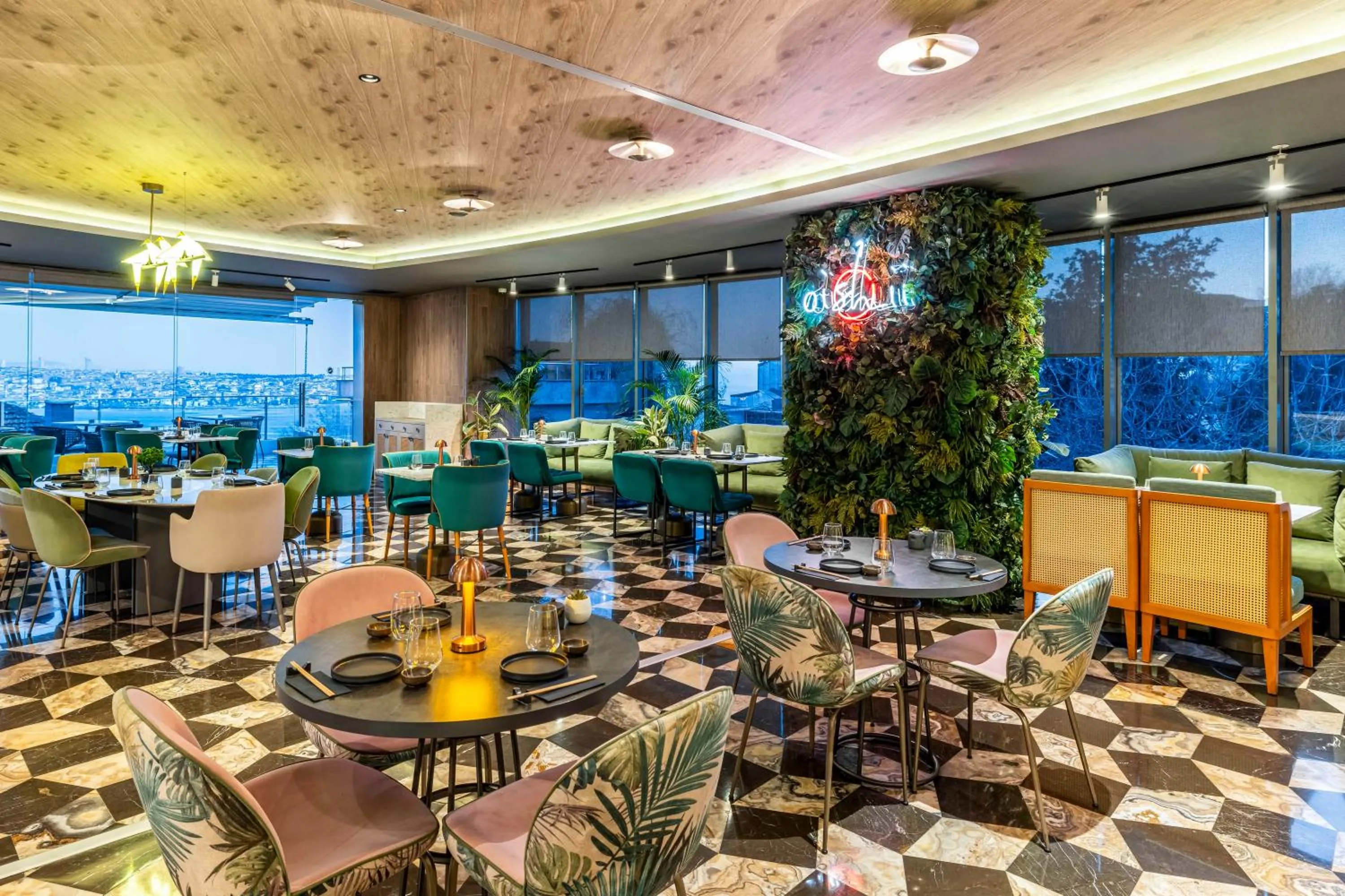 Restaurant/places to eat in Opera Hotel Bosphorus - Preferred Hotels and Resorts