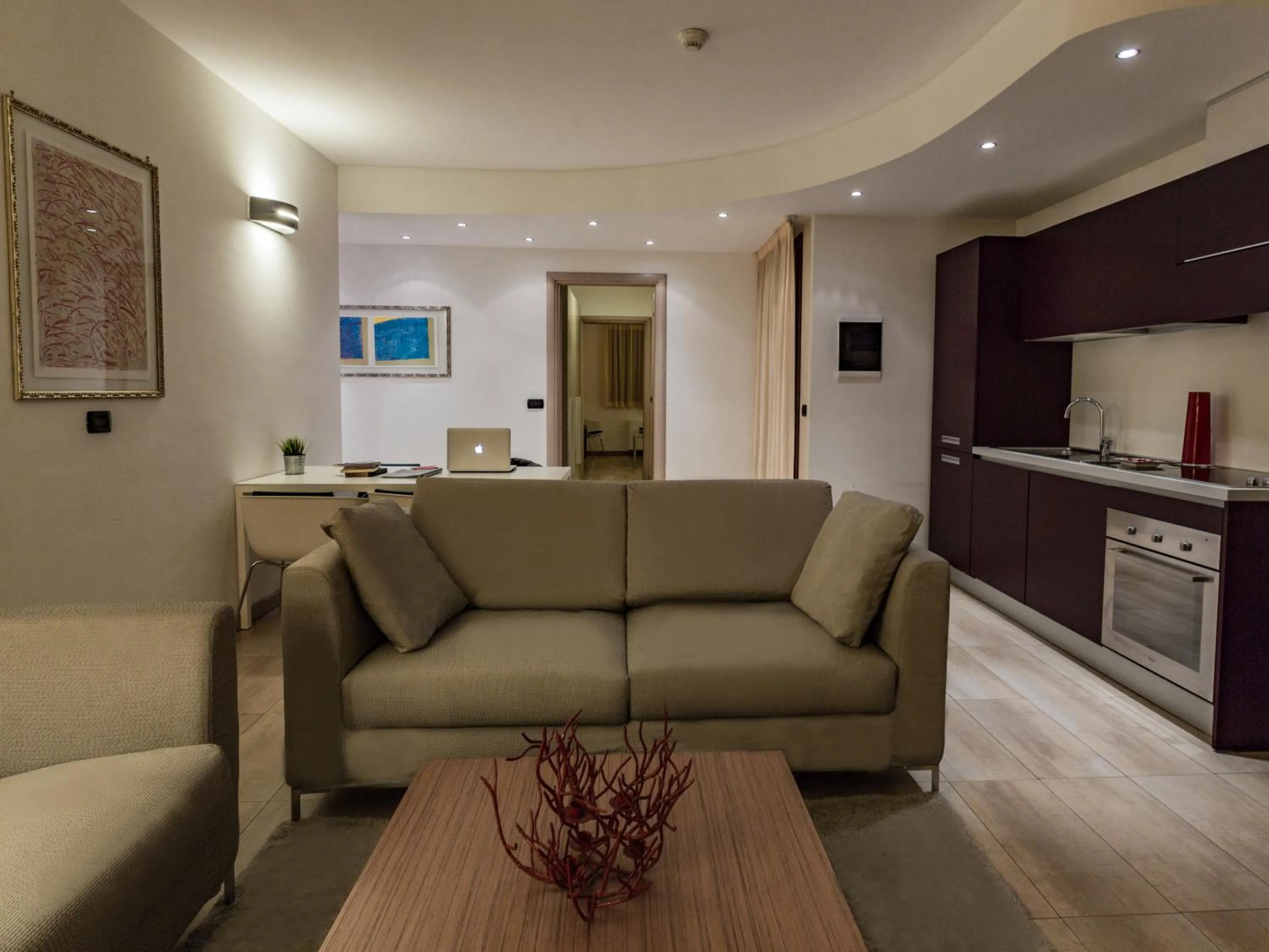 Photo of the whole room in Catania Hills Residence