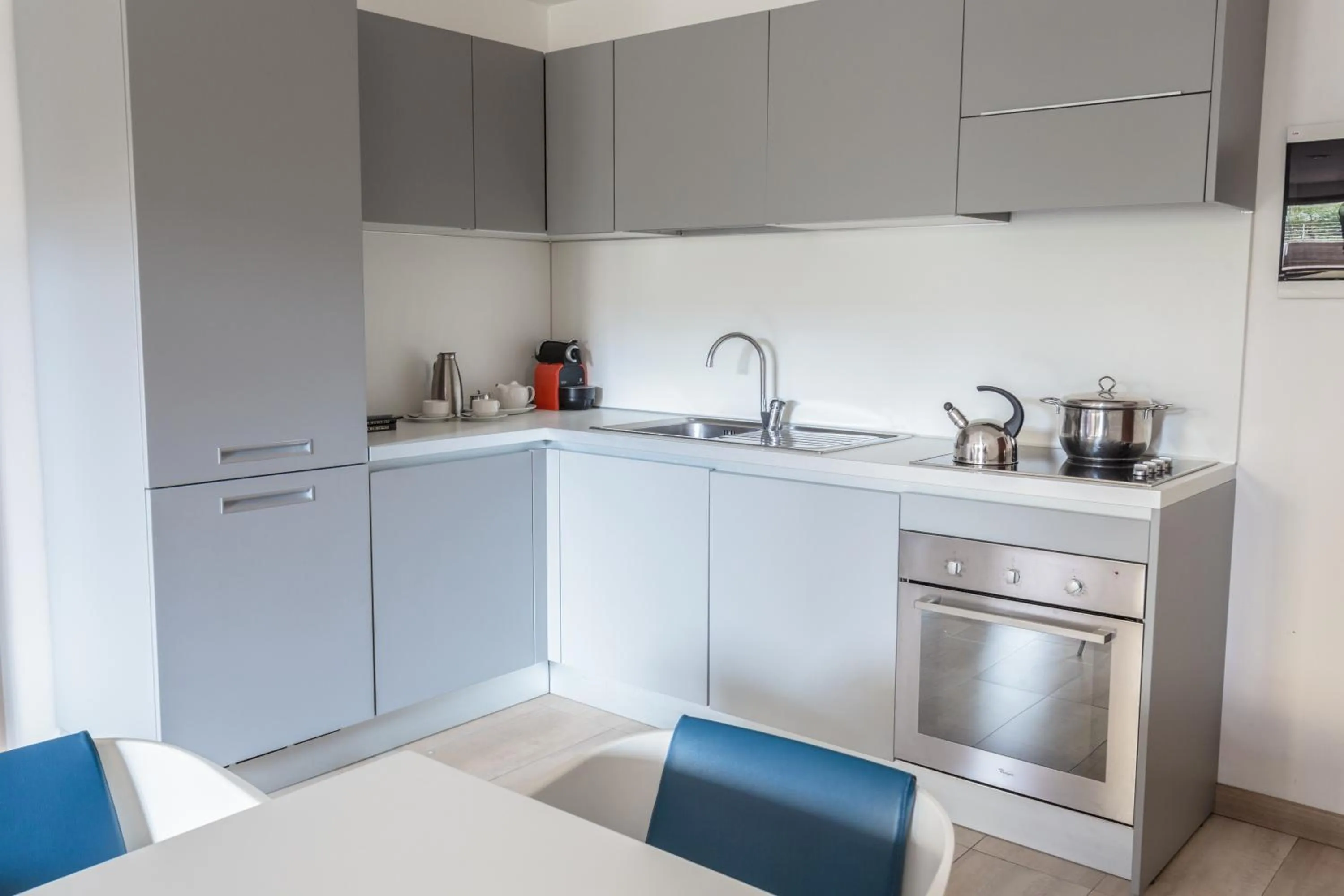 Photo of the whole room in Catania Hills Residence