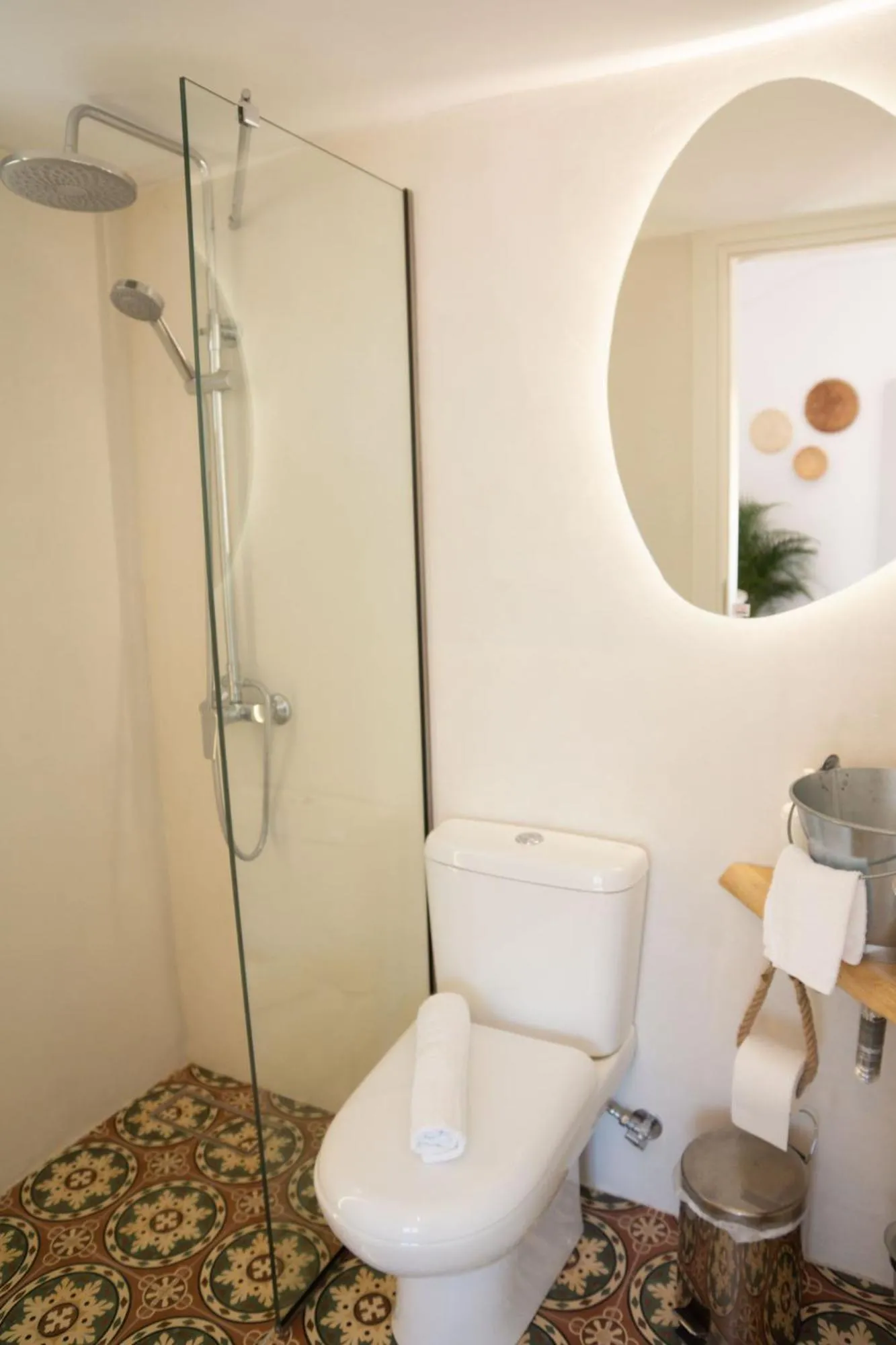 Shower in Gigi Rooms