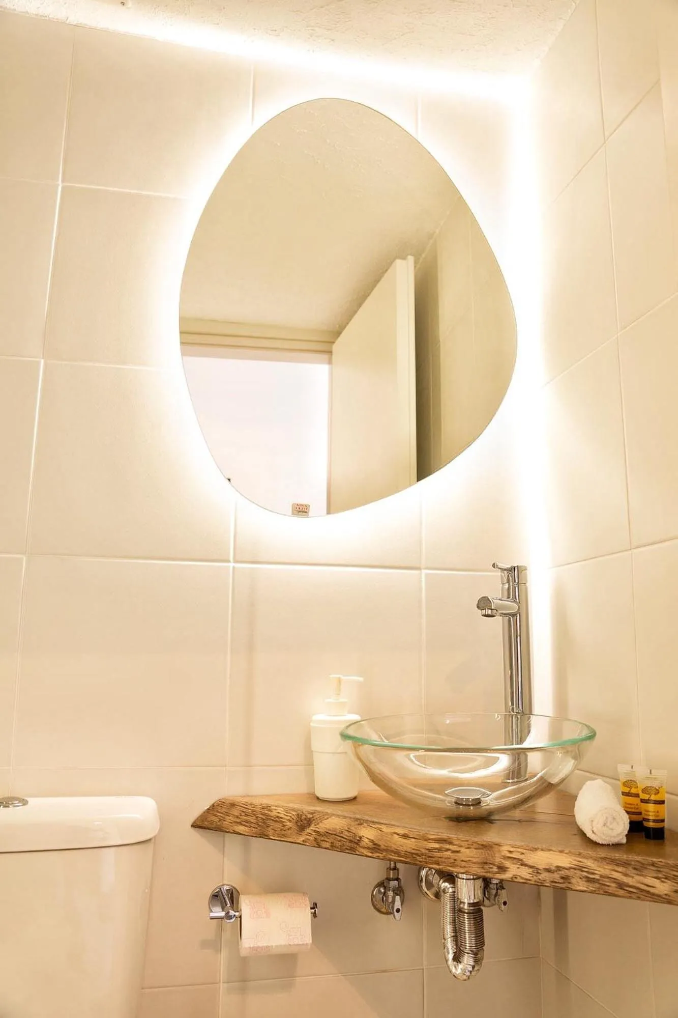Bathroom in Gigi Rooms