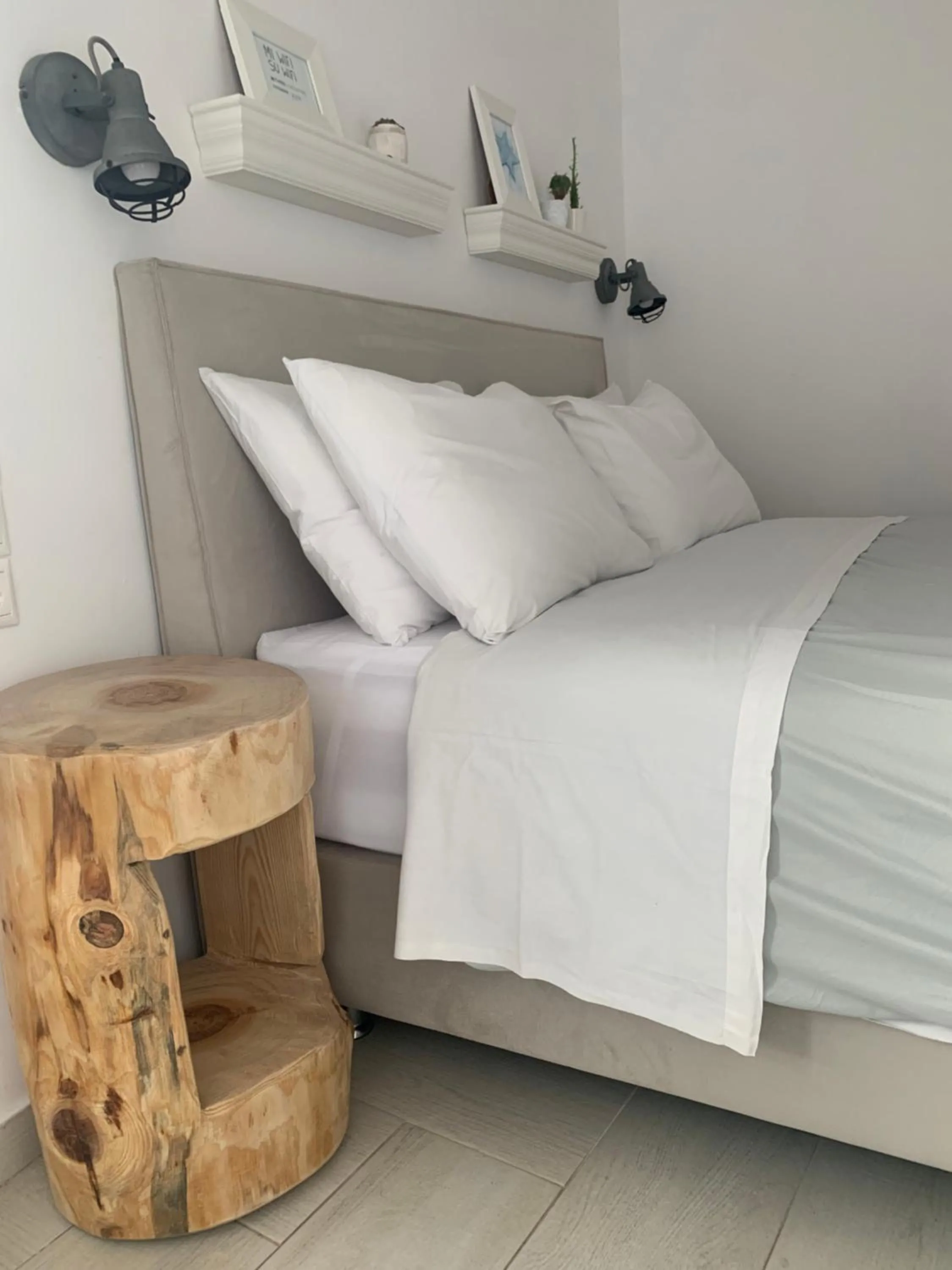Bedroom, Bed in Gigi Rooms