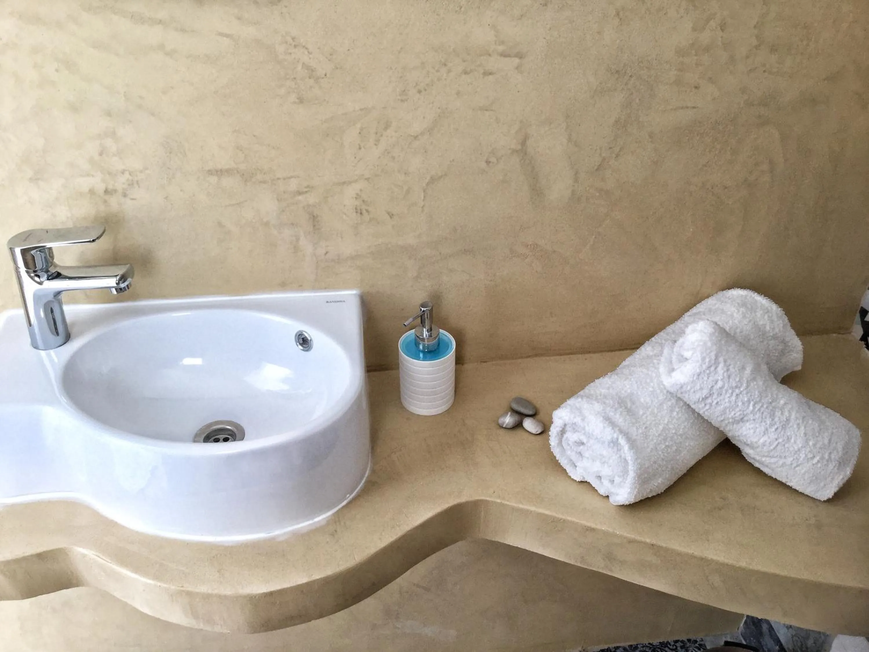 Shower in Gigi Rooms