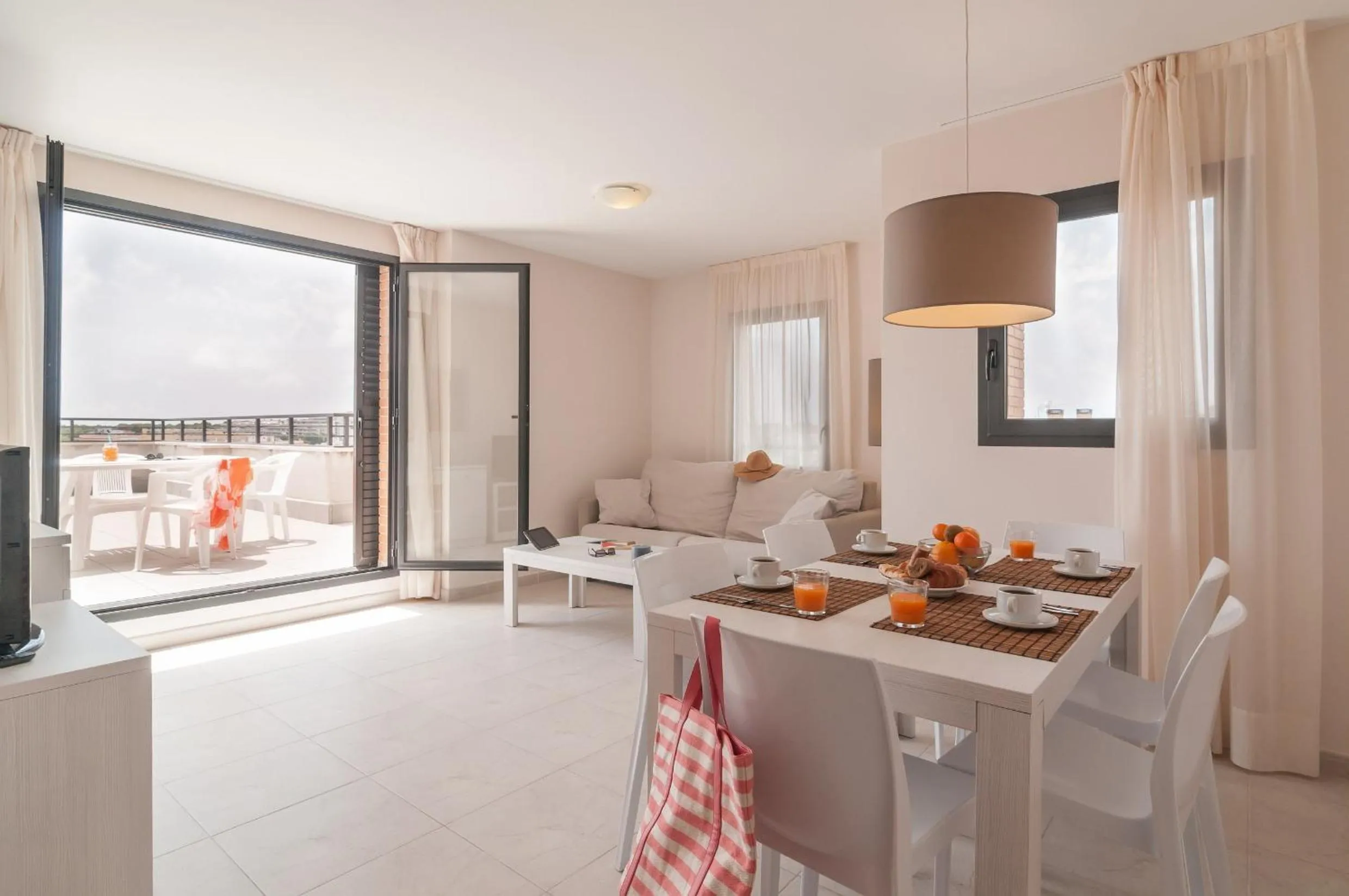 Dining area in Pierre & Vacances Salou