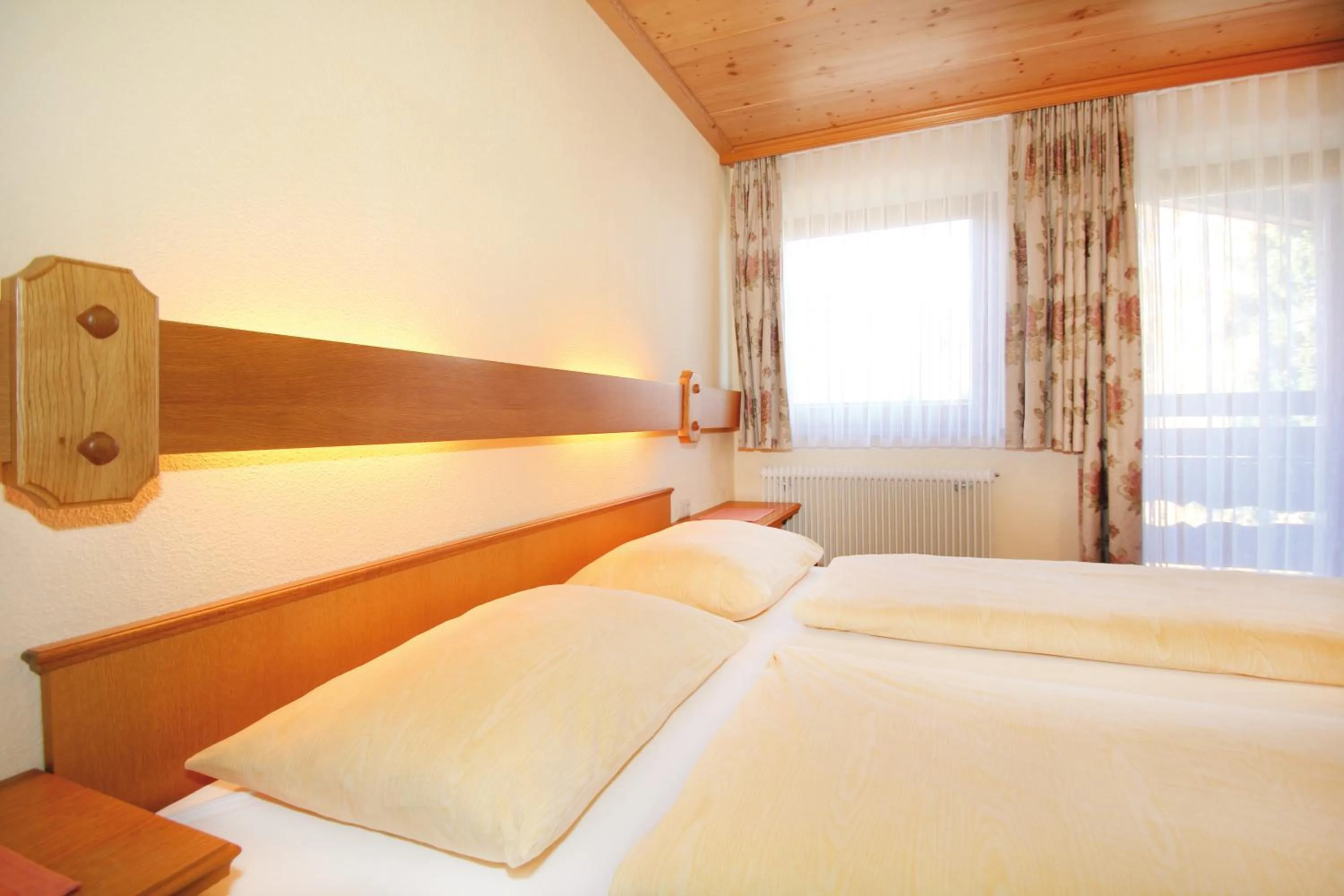 Bed in Hotel Garni Hochwurzen