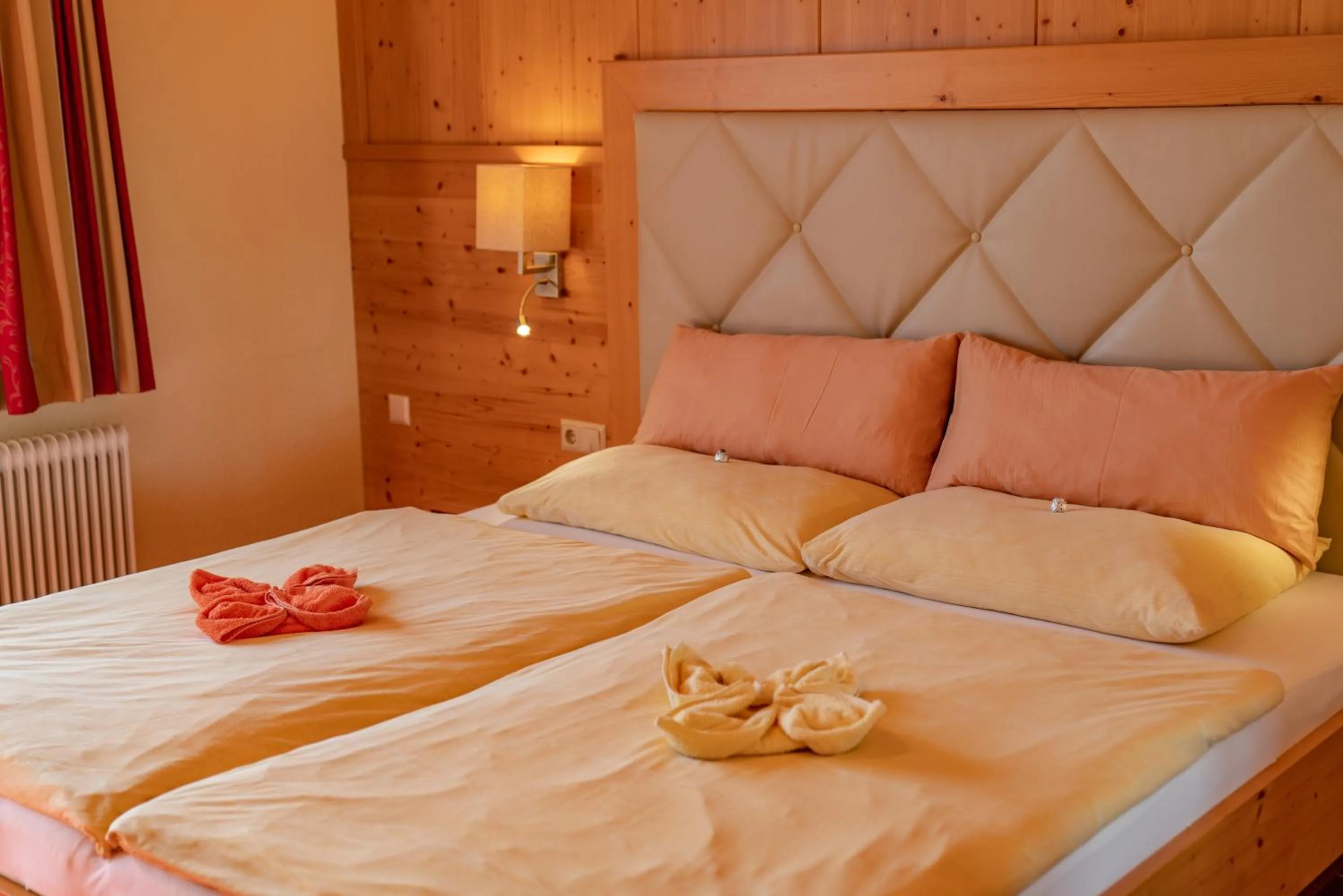Photo of the whole room, Bed in Hotel Garni Hochwurzen