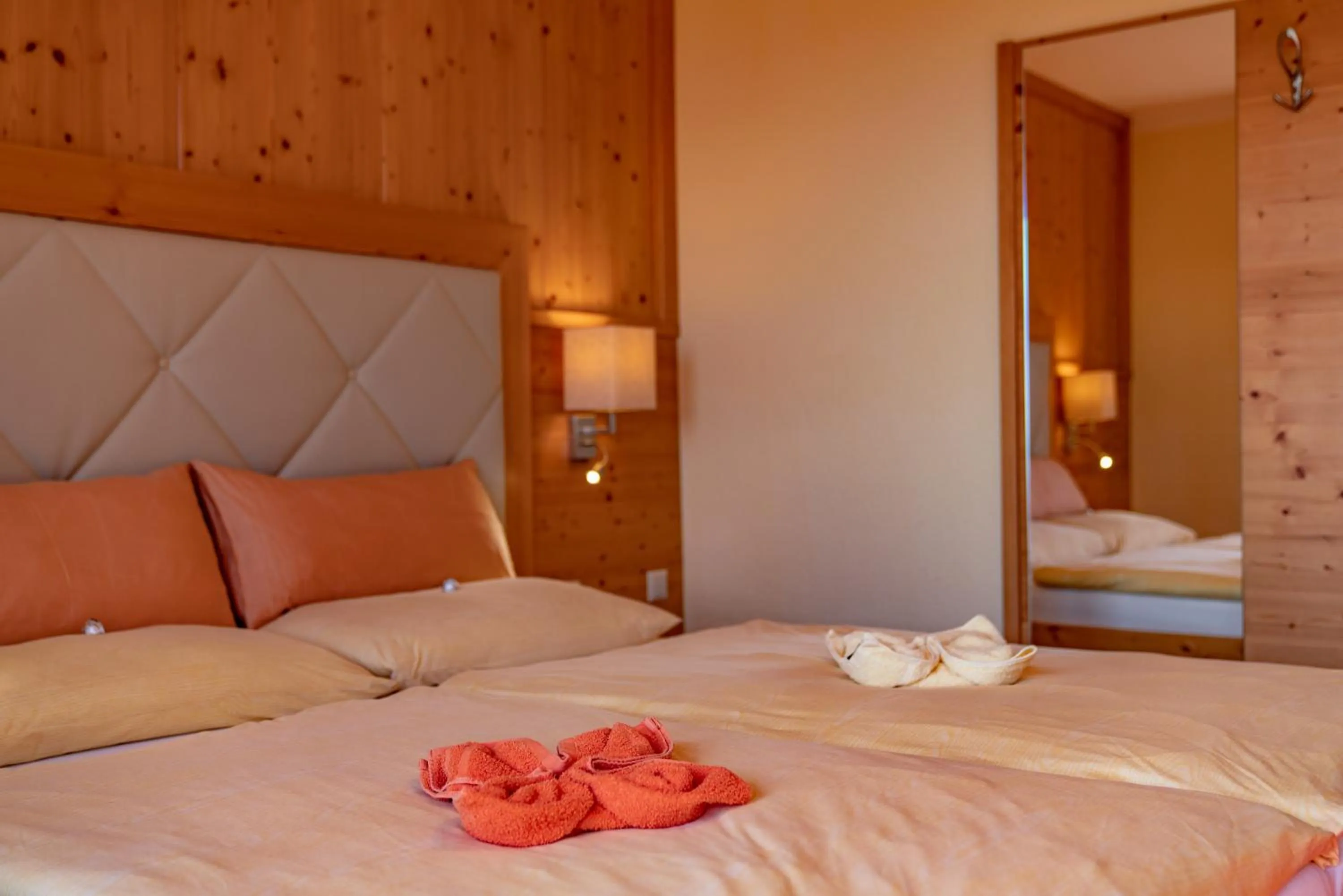 Photo of the whole room, Bed in Hotel Garni Hochwurzen