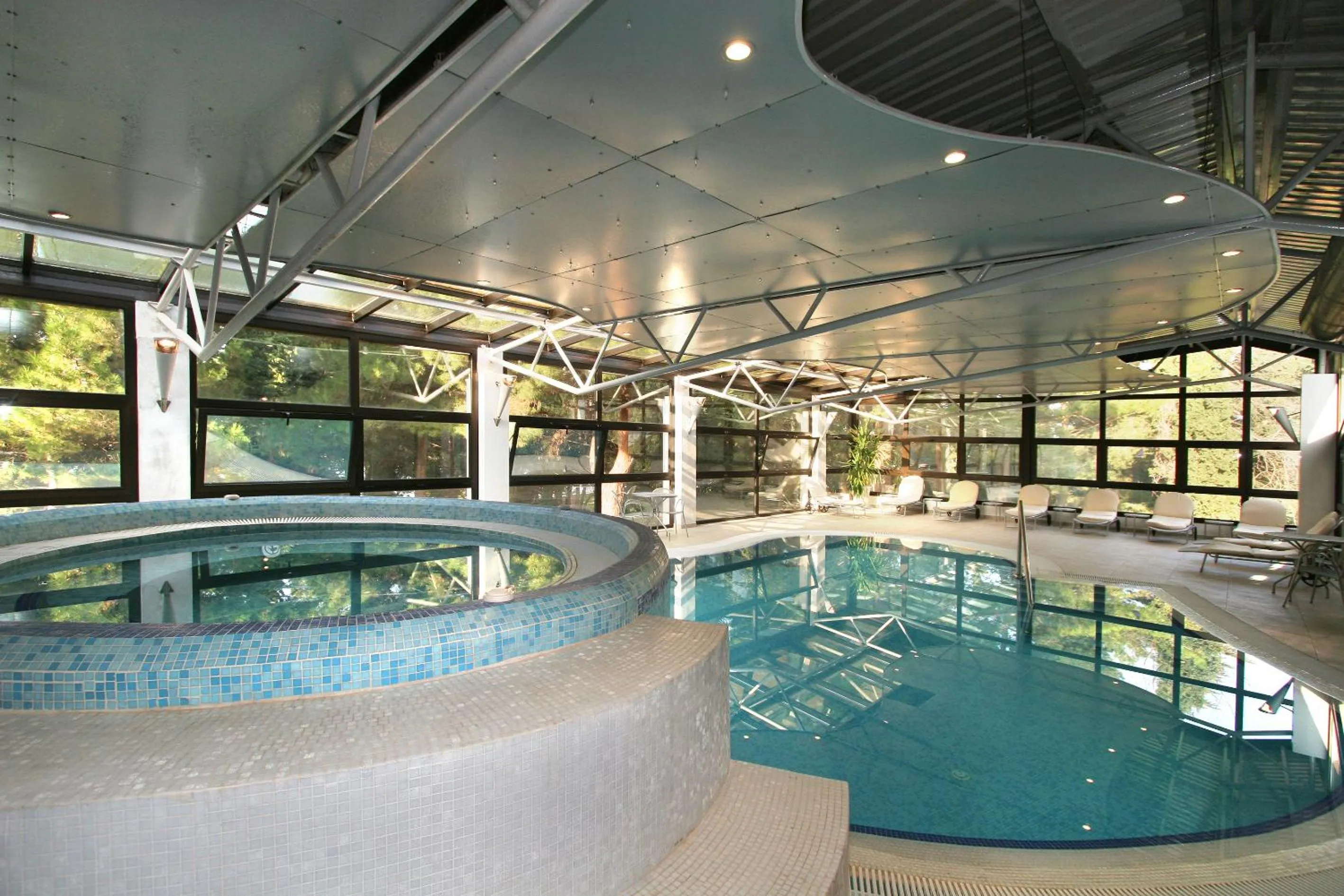 Swimming pool in Hotel Flores