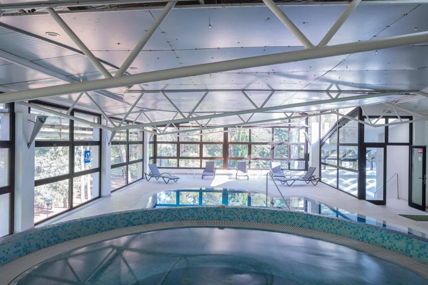 Swimming pool in Hotel Flores