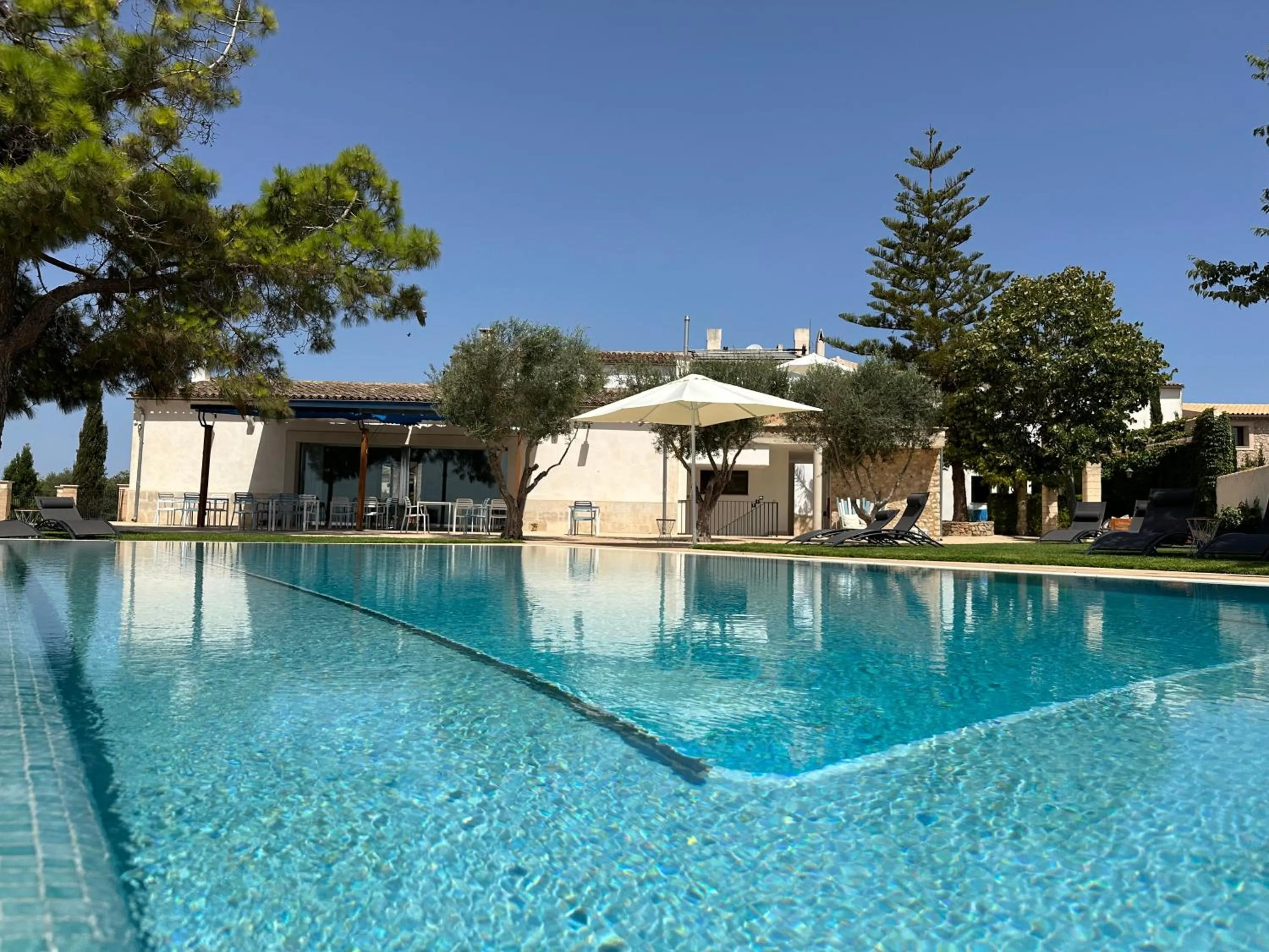 Swimming pool in Mater Ariany