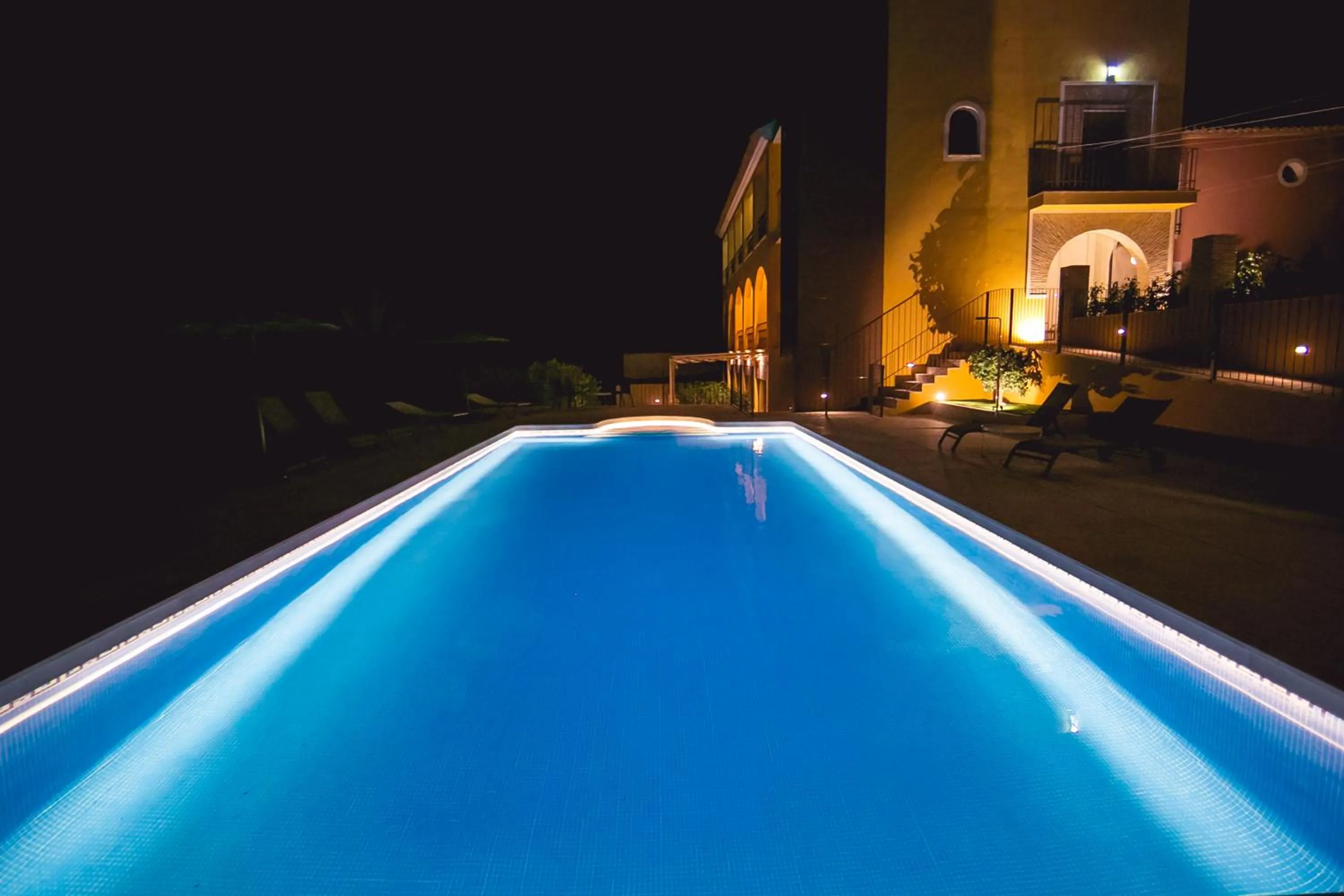 Swimming pool in Hotel Rural El Molino de Felipe