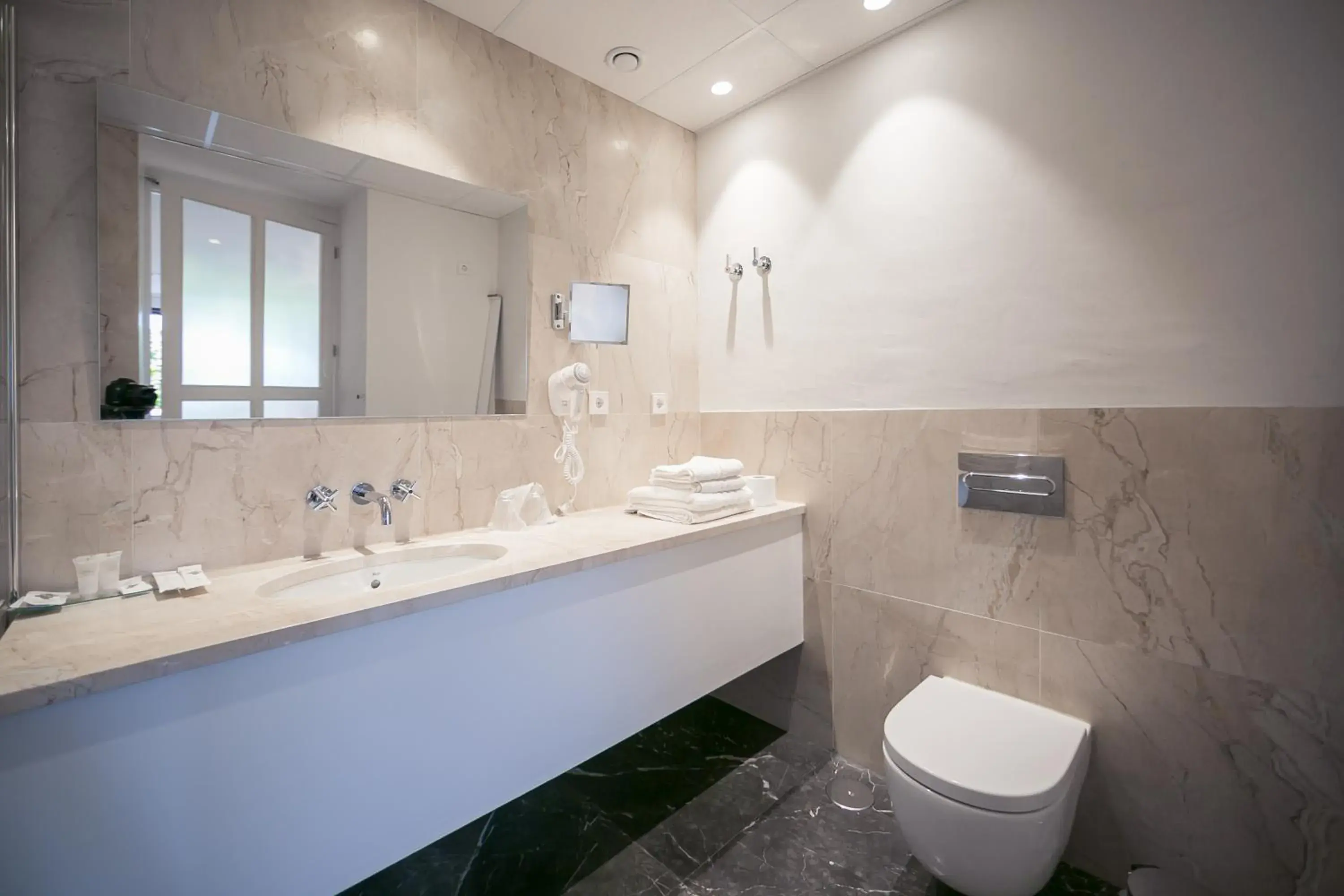 Superior Deluxe Double or Twin Room - single occupancy in Hotel Rural El Molino de Felipe Superior Deluxe Double or Twin Room - single occupancy in Hotel Rural El Molino de Felipe