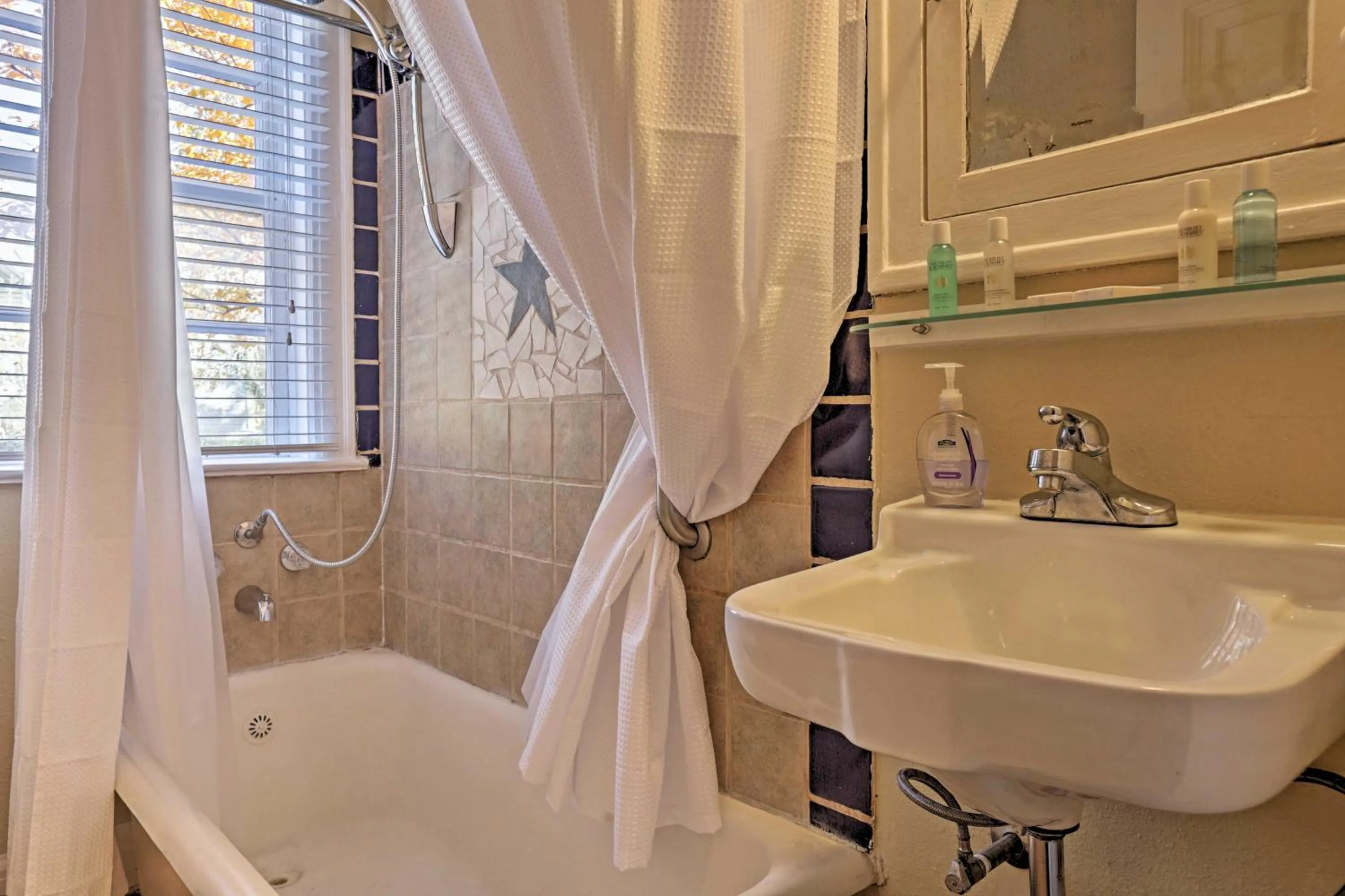 THE MADISON - San Antonio Riverwalk - Downtown - Convention Center