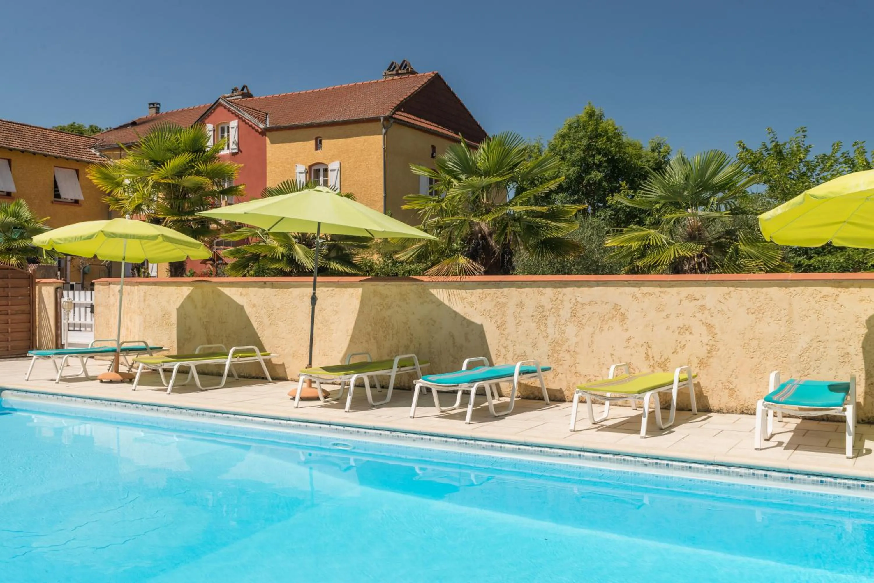 Logis Hôtel L'Adourable Auberge