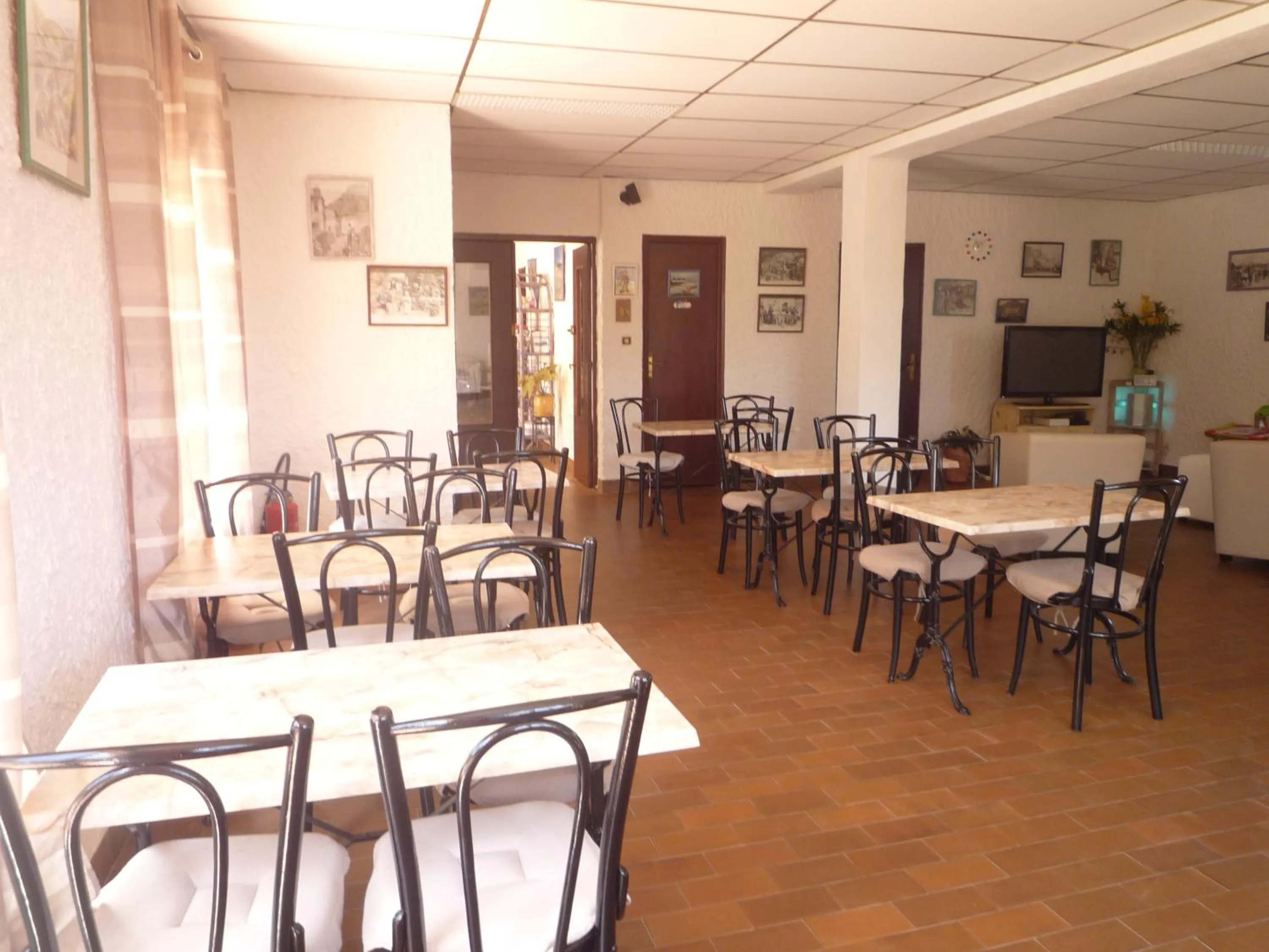 Dining area in Hotel Cinque Arcate