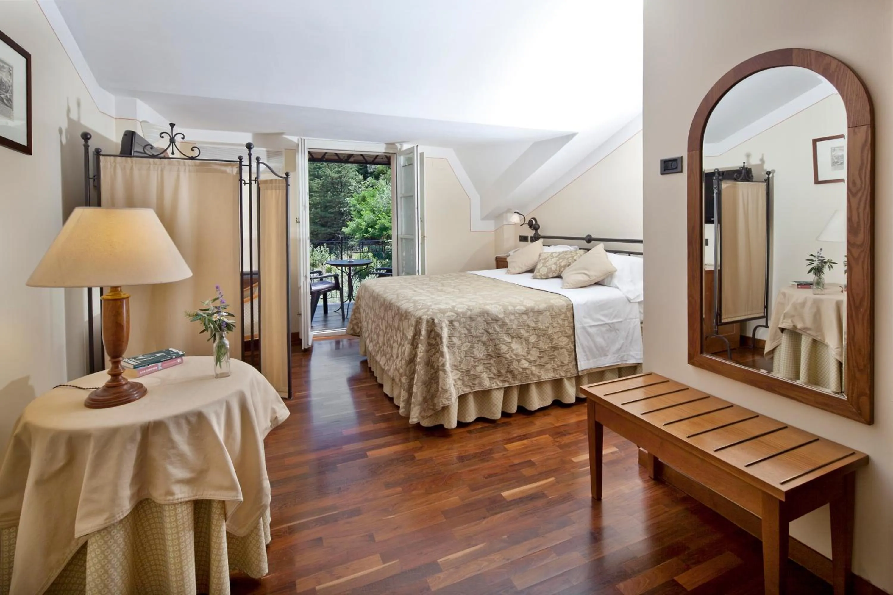 Photo of the whole room, Bed in La Macchia