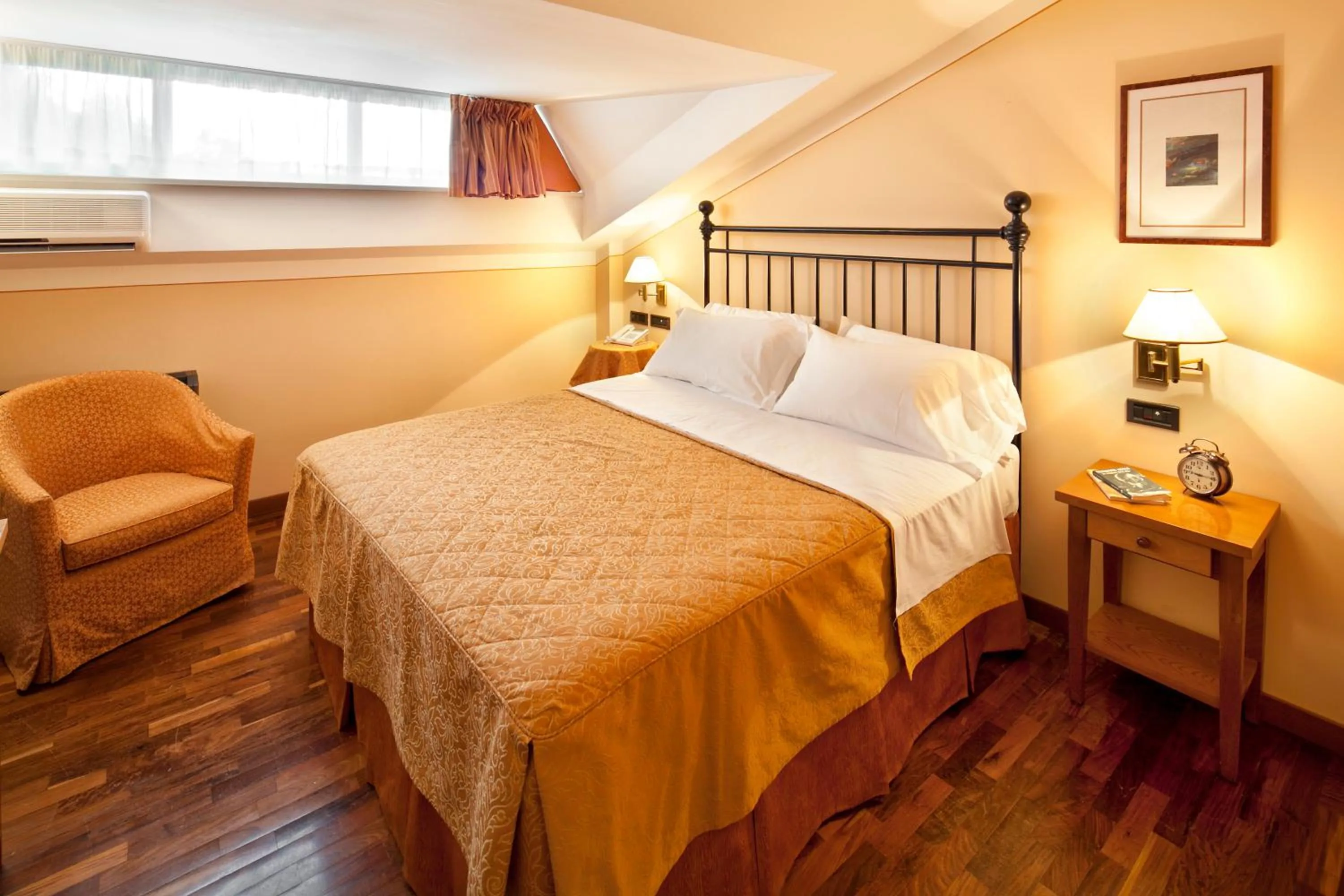 Photo of the whole room, Bed in La Macchia