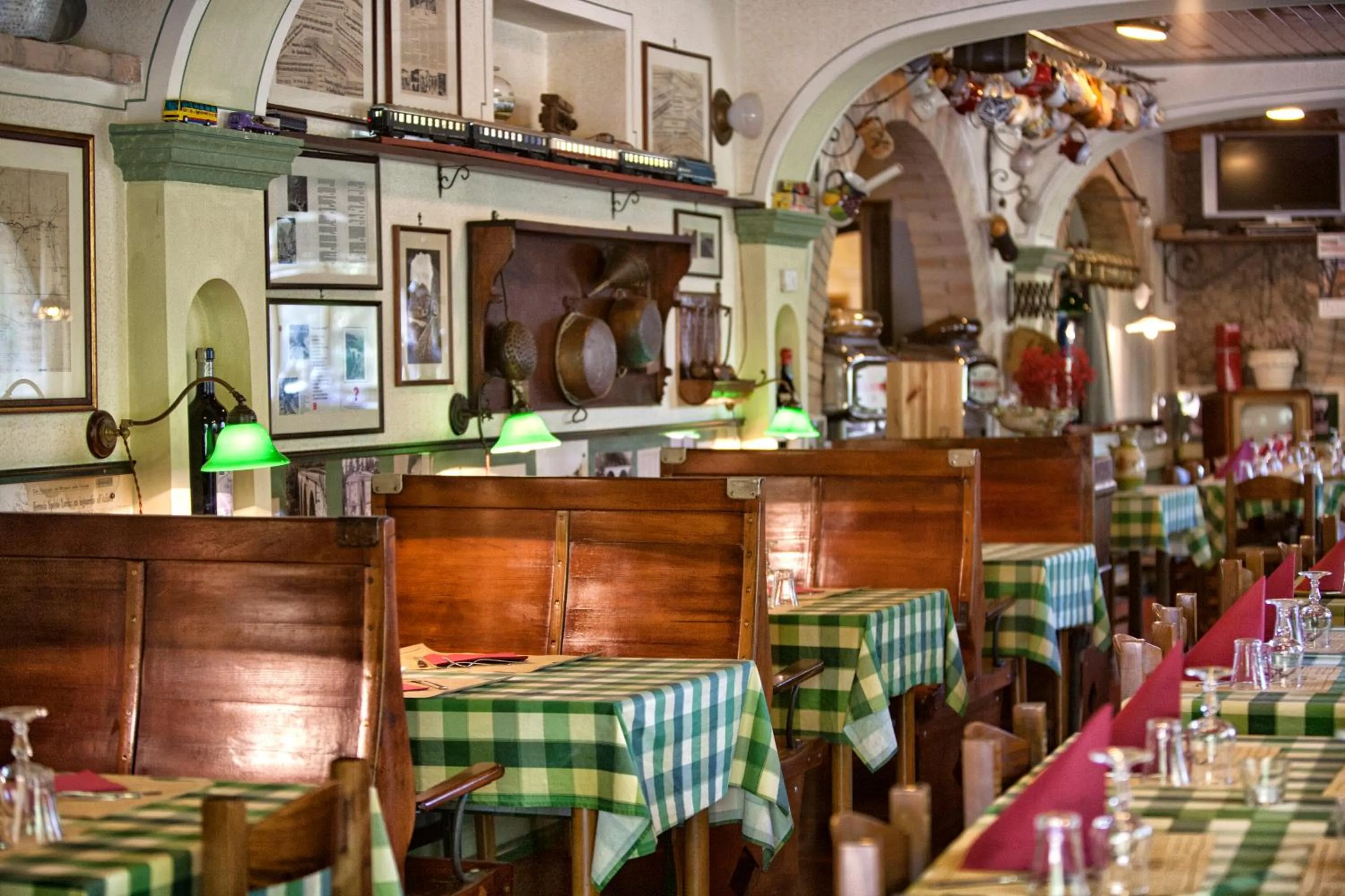 Restaurant/places to eat in La Macchia
