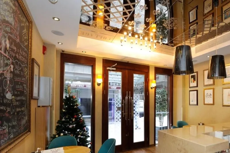 Lobby or reception in Collage Taksim Hotel