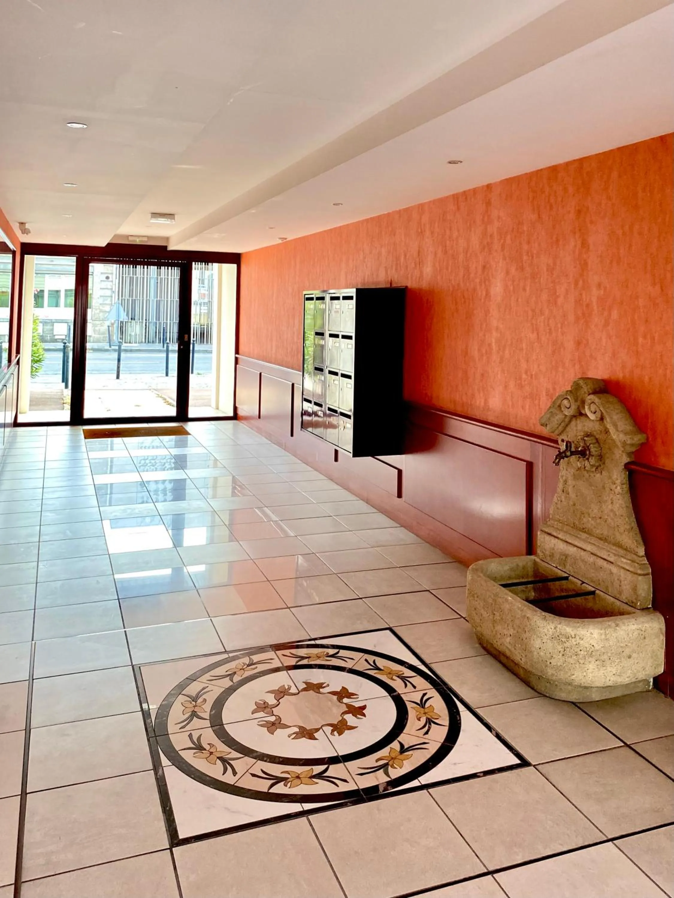 Lobby or reception in Chambres Élégance - Parc Bordelais