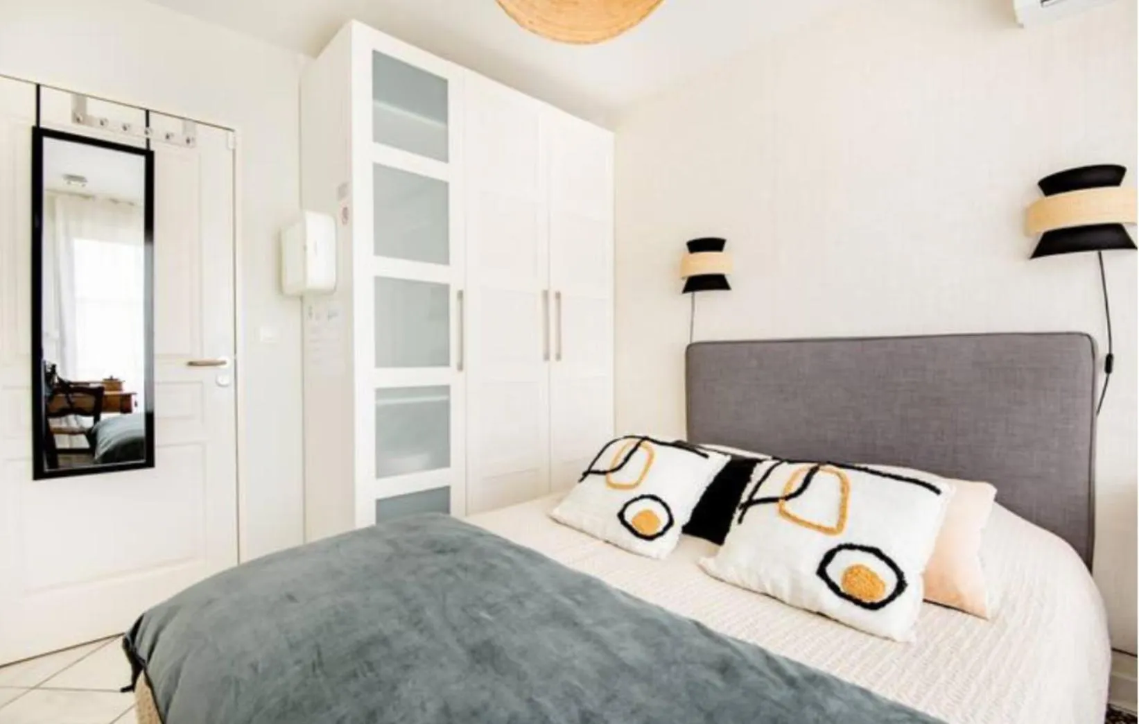 Bedroom, Bed in Chambres Élégance - Parc Bordelais