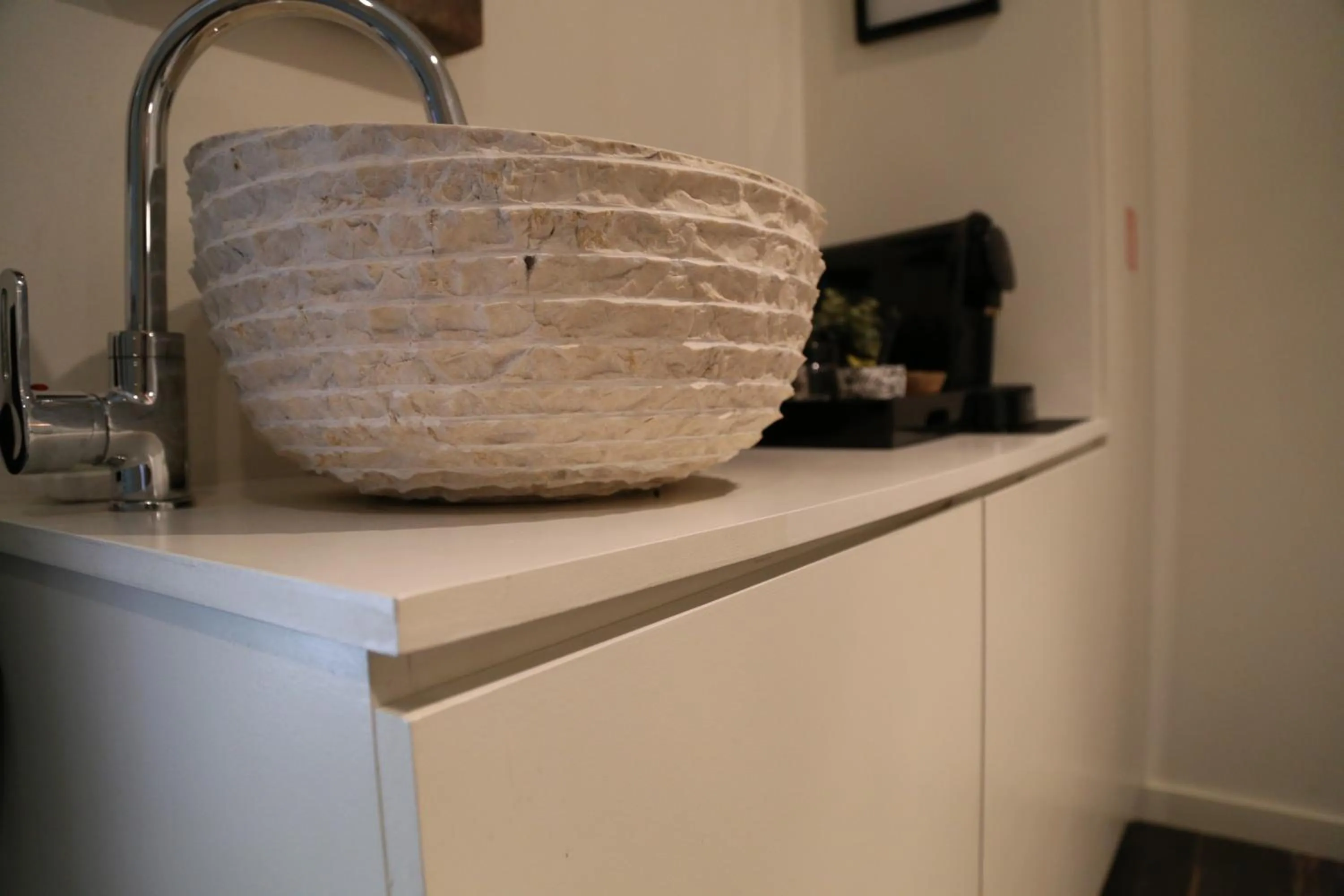 Coffee/tea facilities in AuxiliumWellness Get Back to Serenity