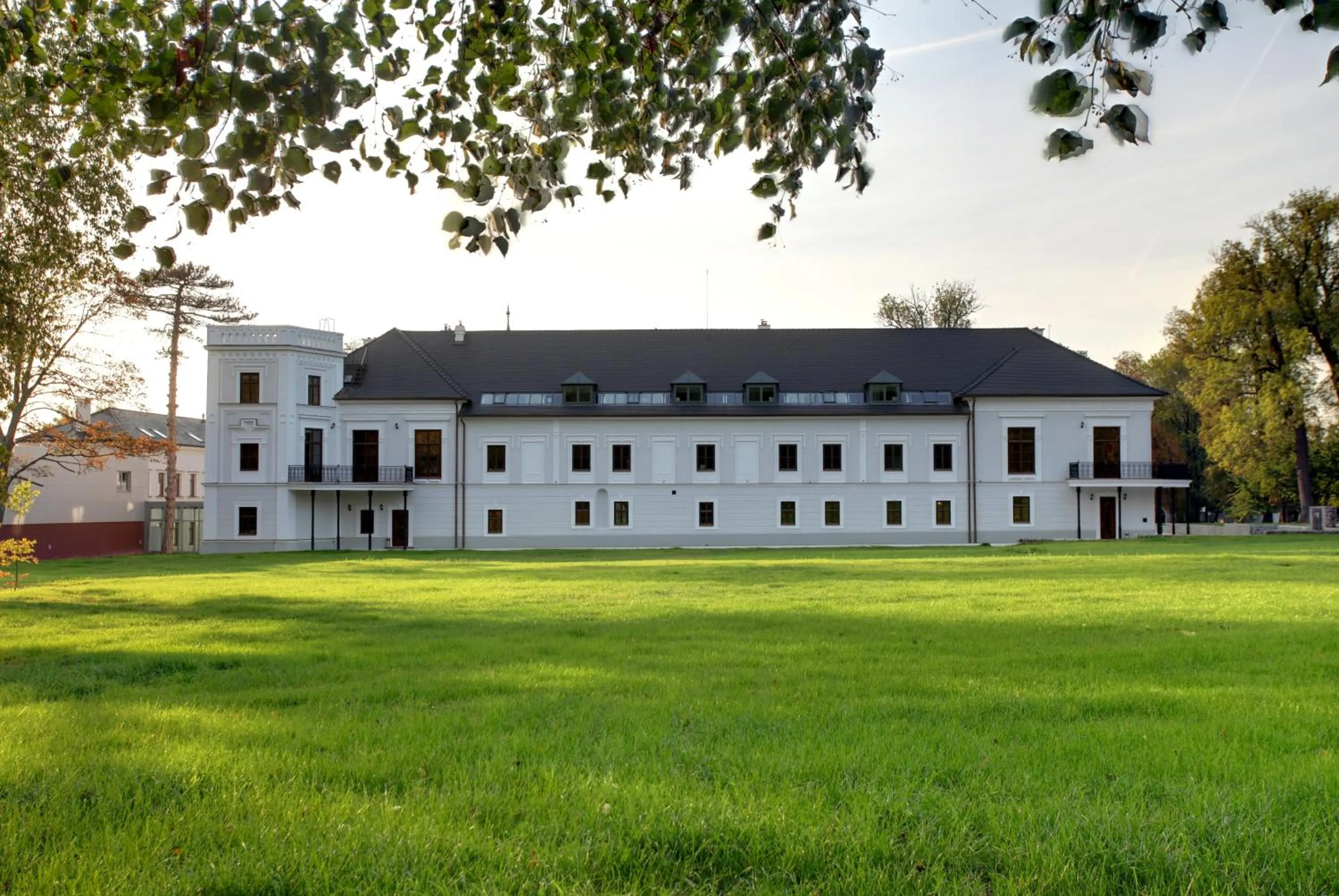 Property building in Chateau Appony