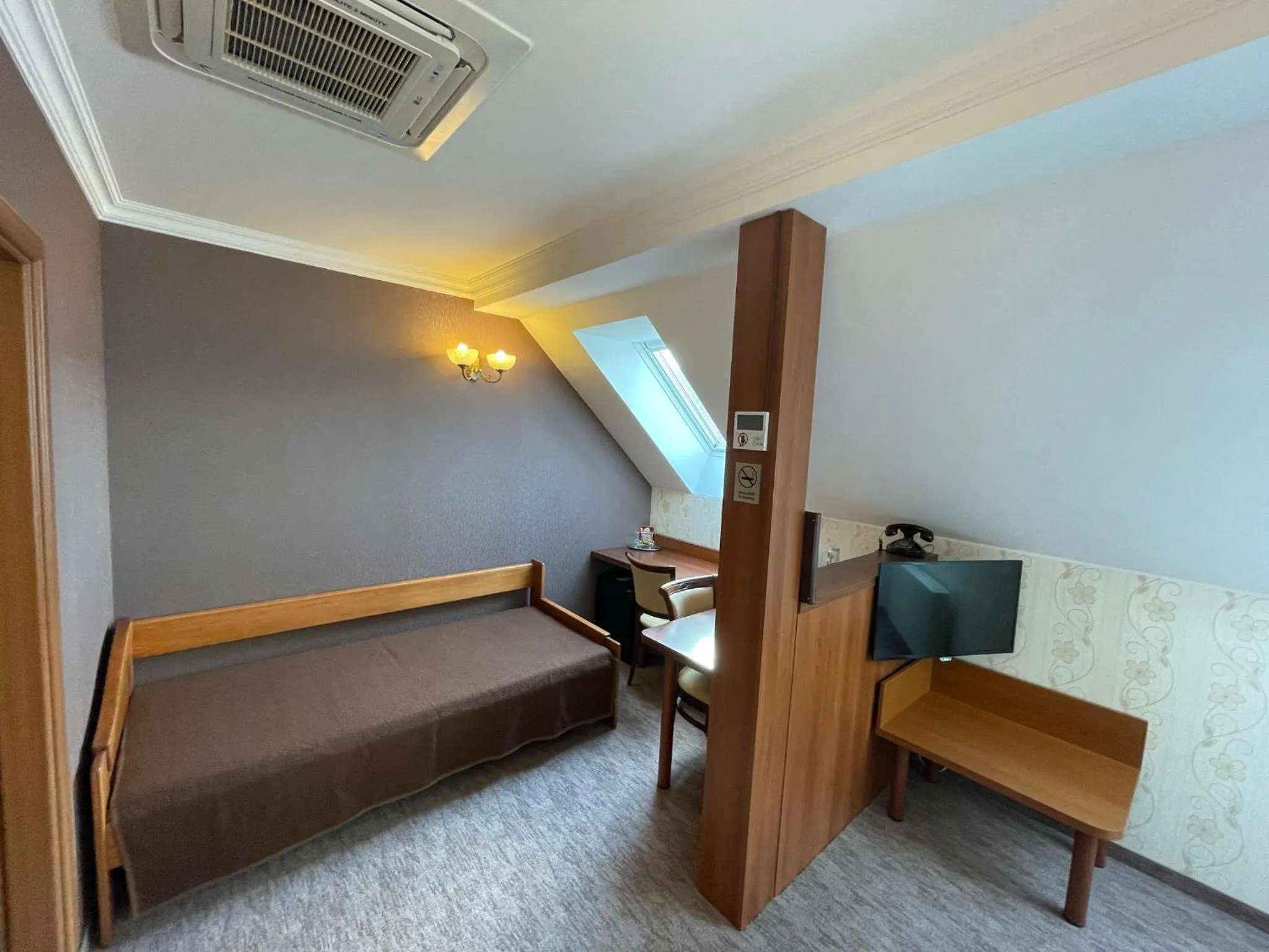 Photo of the whole room, Bed in Hotel Lipa