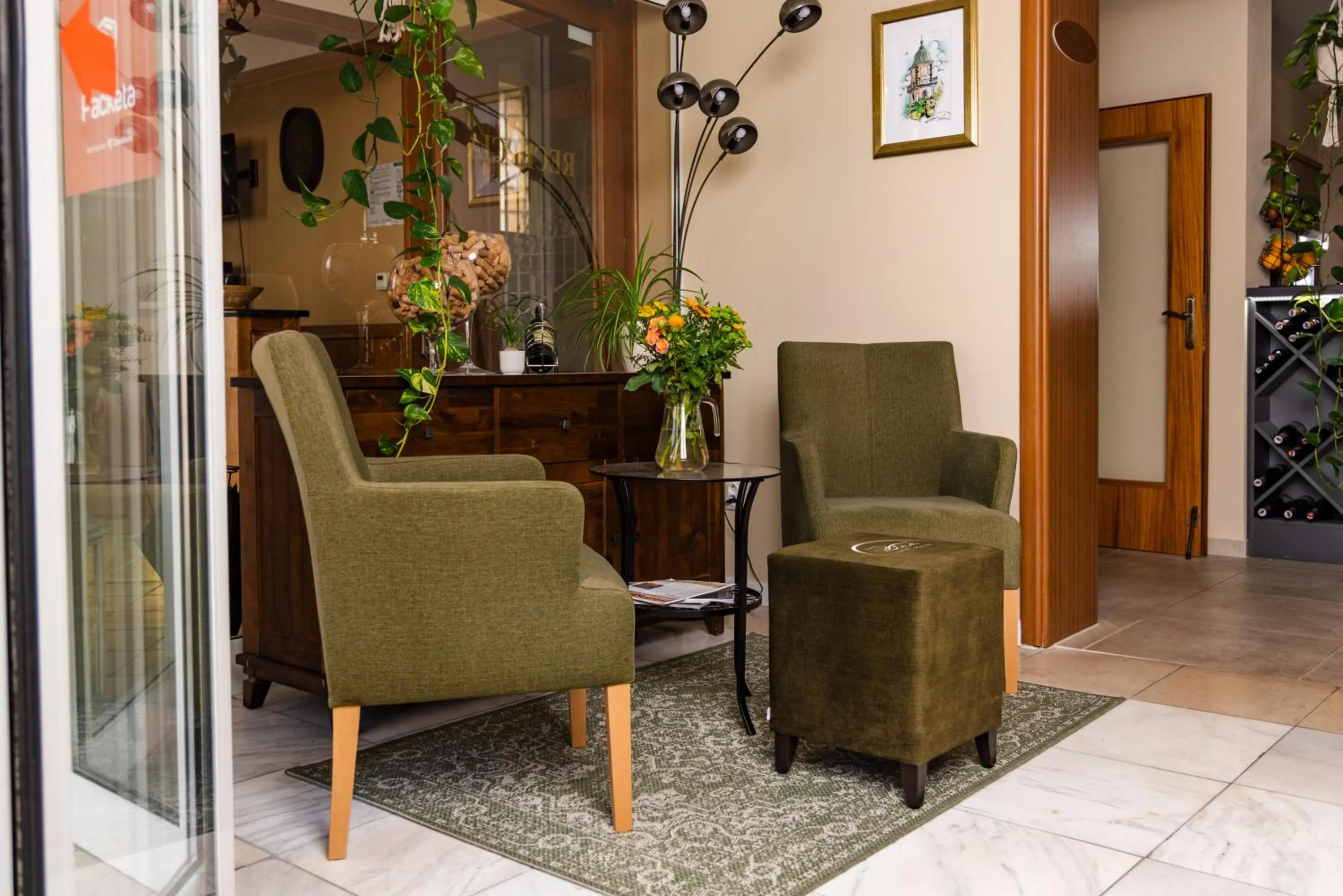 Restaurant/places to eat in Hotel Lipa