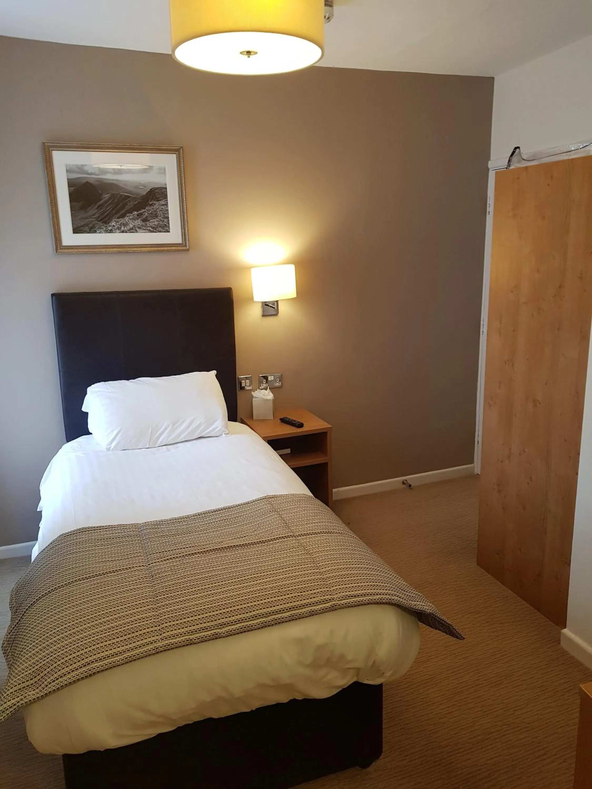 Bedroom, Bed in The Wellington