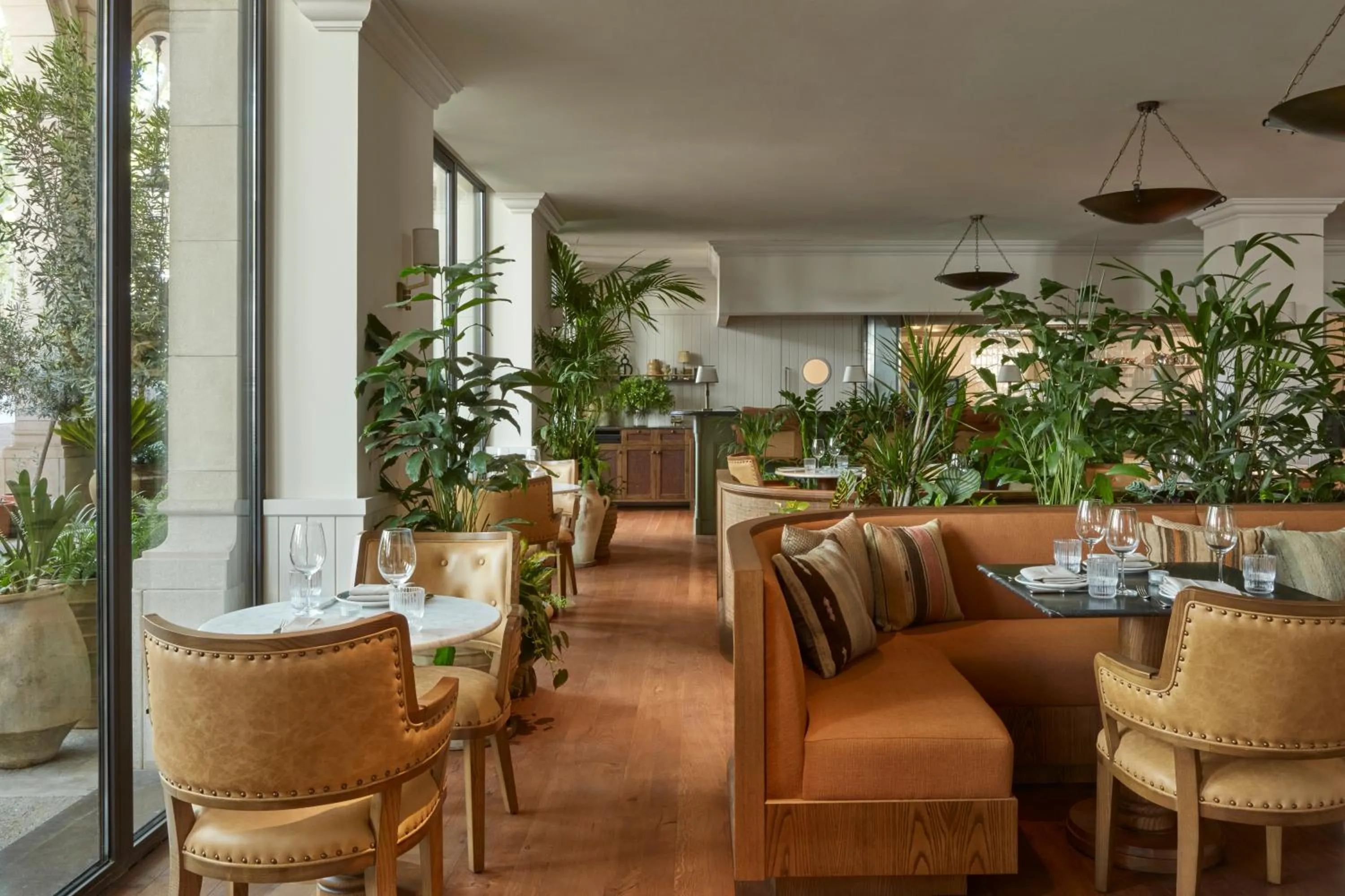 Restaurant/places to eat in Miiro Borneta