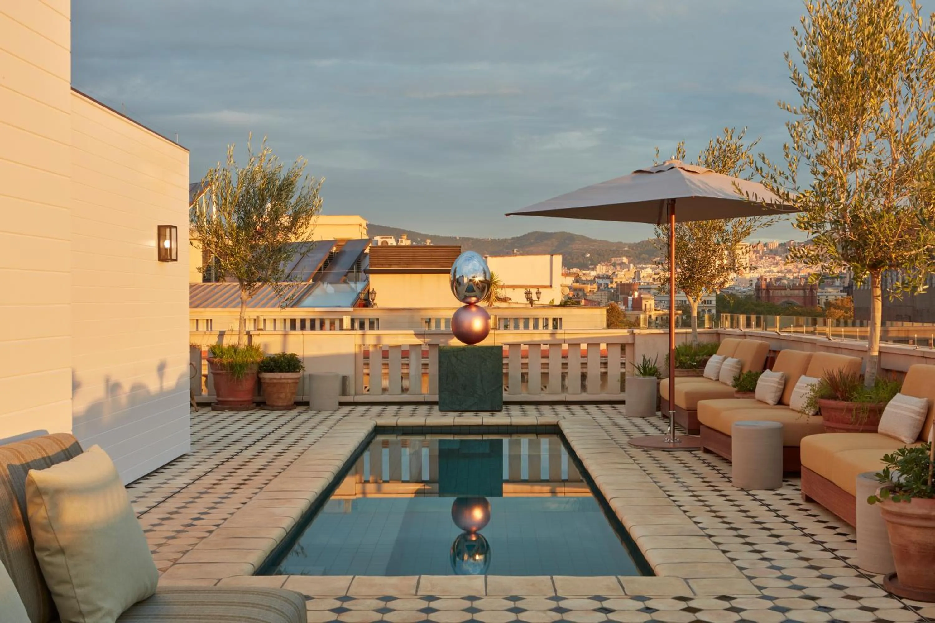 Swimming pool in Miiro Borneta