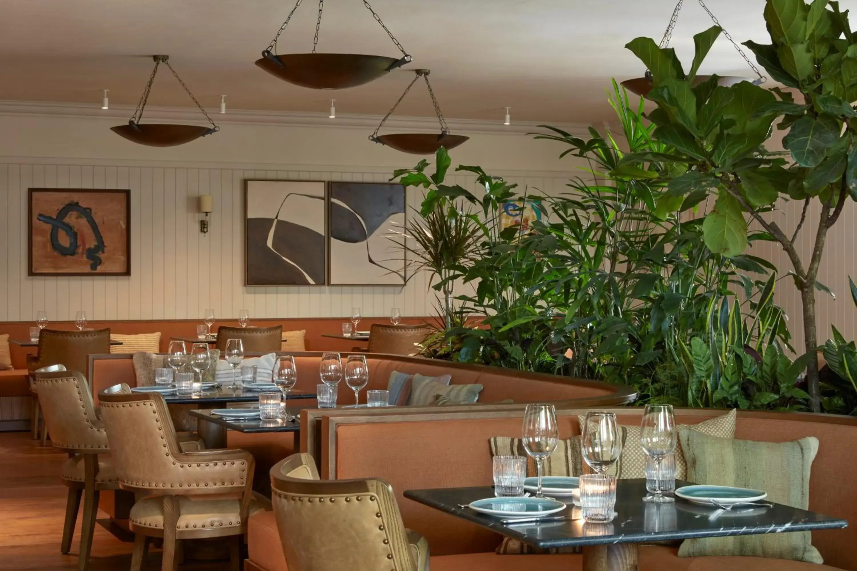 Restaurant/places to eat in Miiro Borneta Restaurant/places to eat in Miiro Borneta