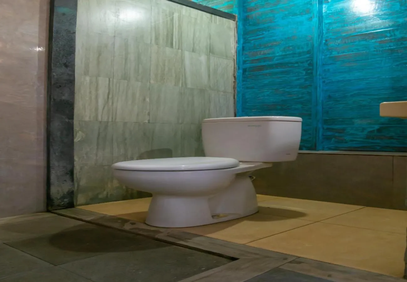 Toilet in The Nichos Bungalows And Villas