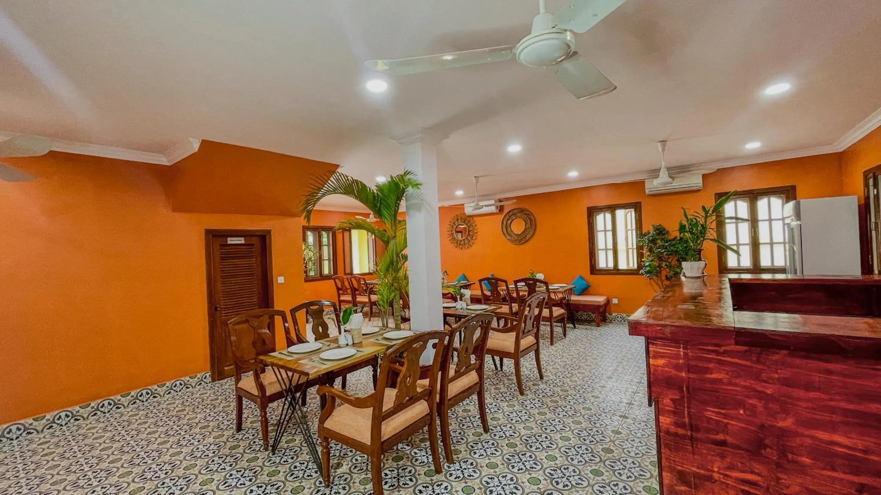 Restaurant/places to eat in The Brightness Residence