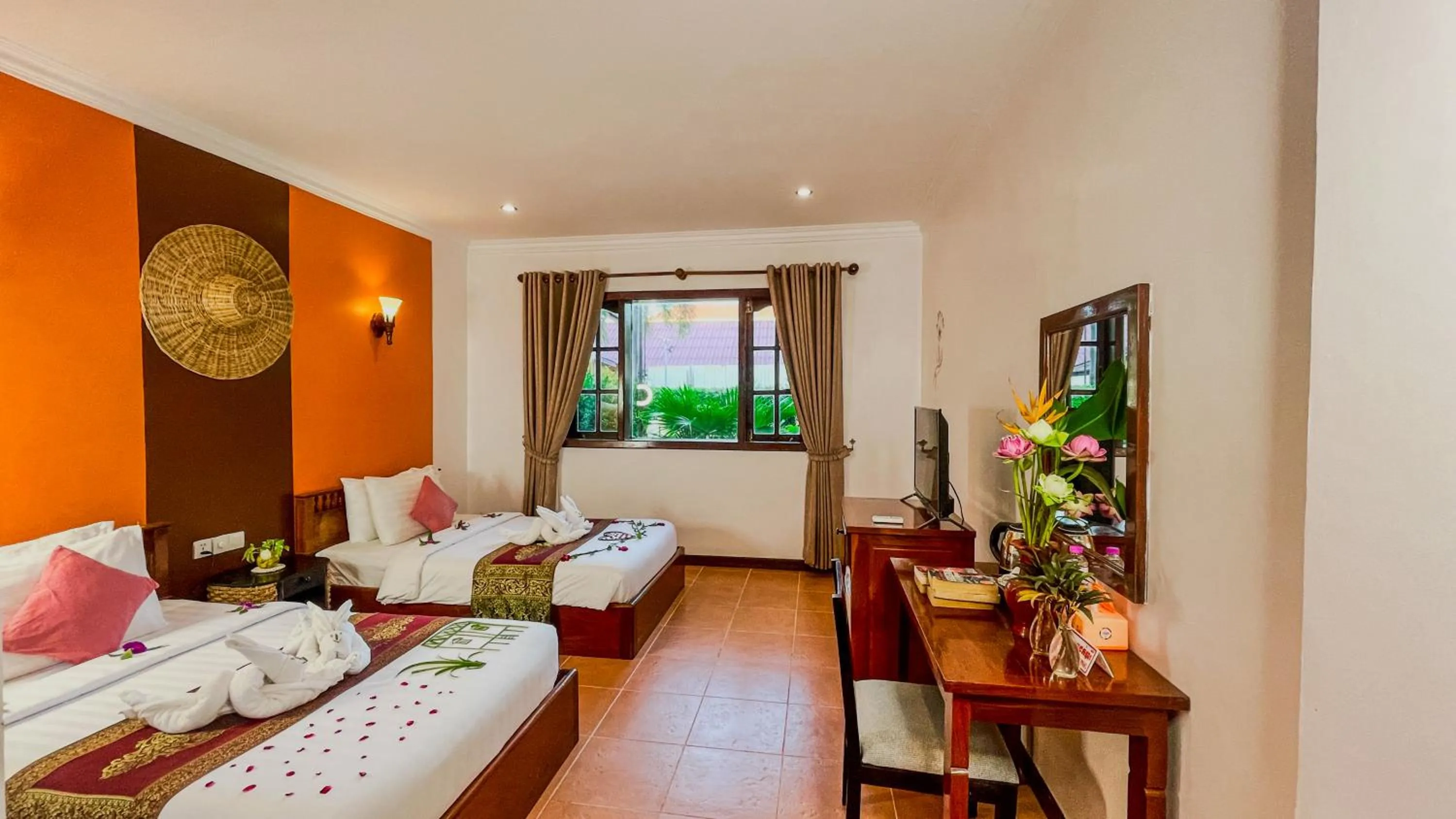 Bedroom, Bed in Villa Indochine d'Angkor