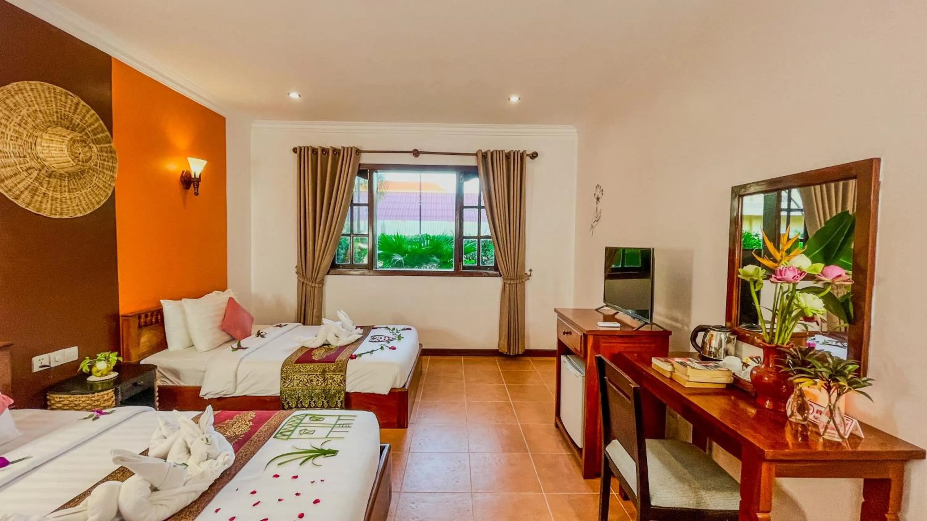 Bedroom, Bed in Villa Indochine d'Angkor