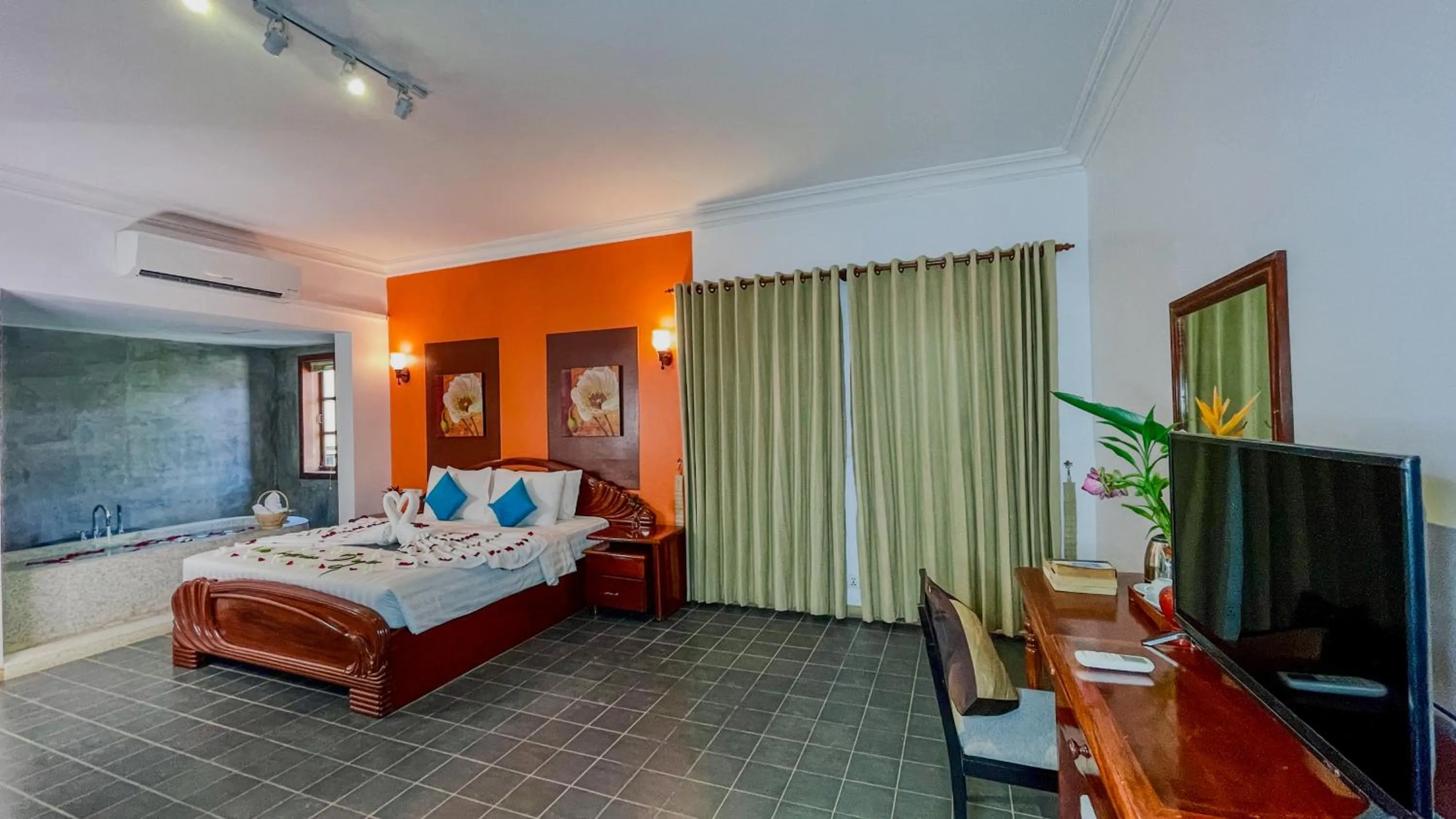 Bedroom, Bed in Villa Indochine d'Angkor