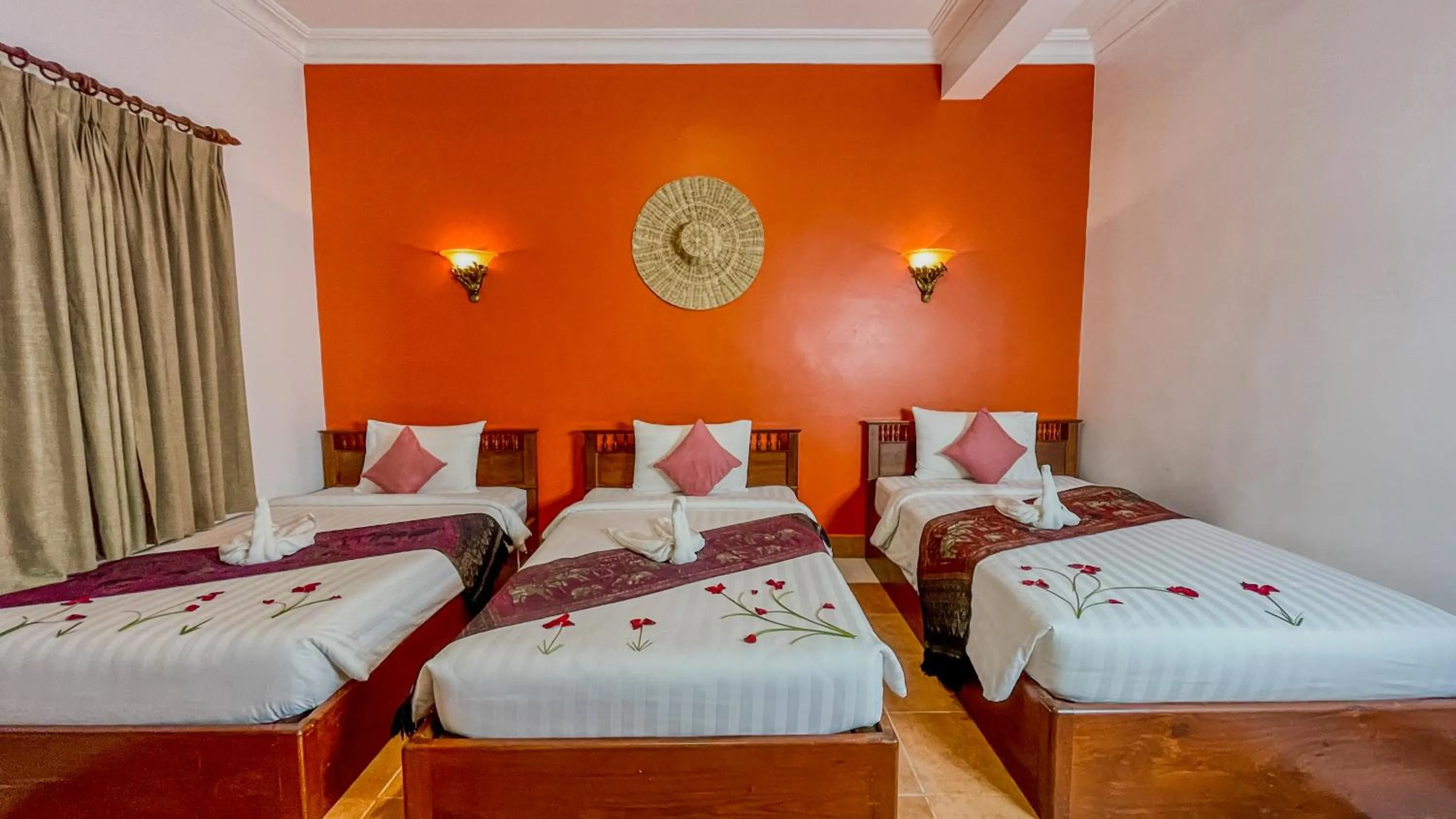 Bedroom, Bed in Villa Indochine d'Angkor