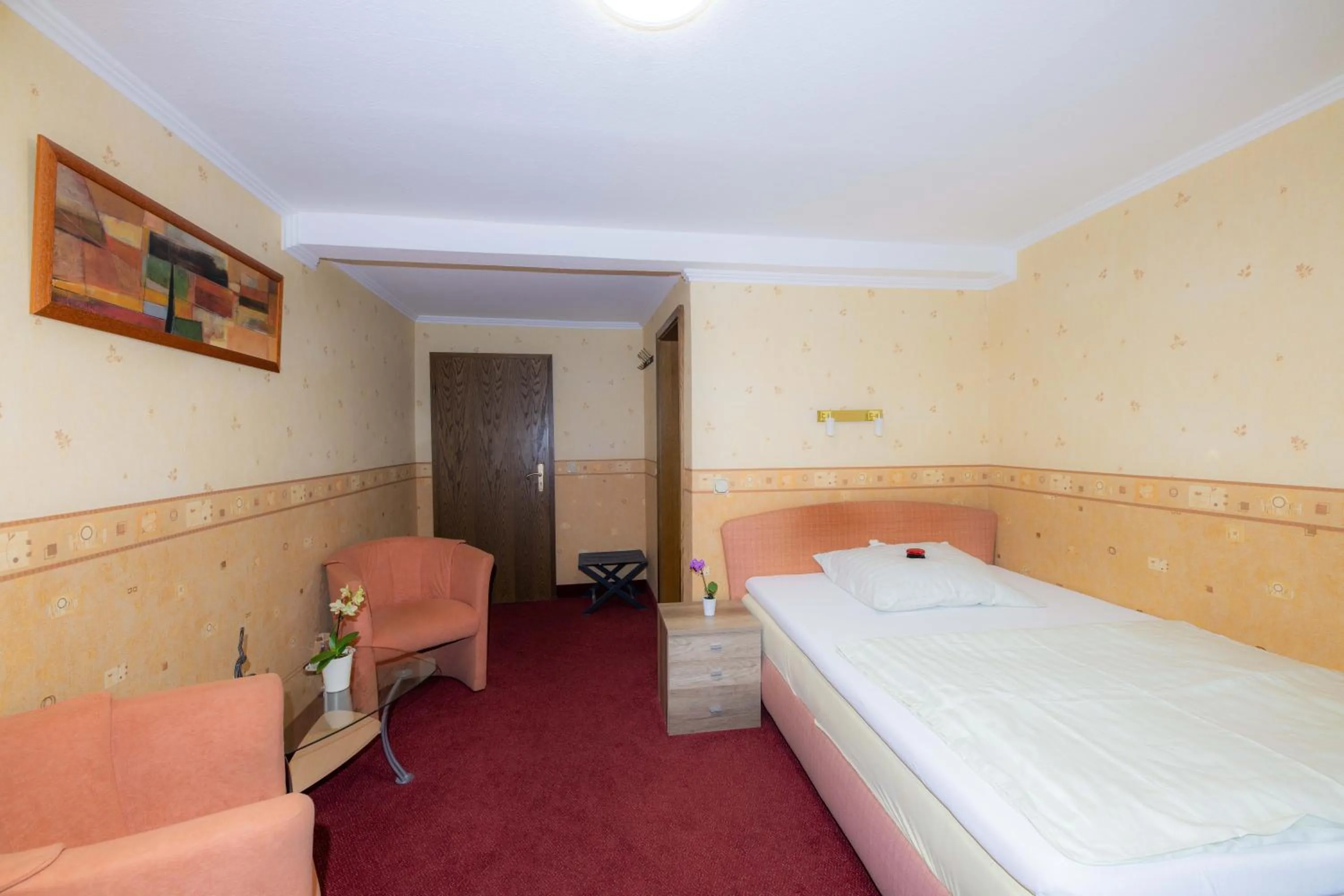 Photo of the whole room, Bed in Hotel Am Rathaus