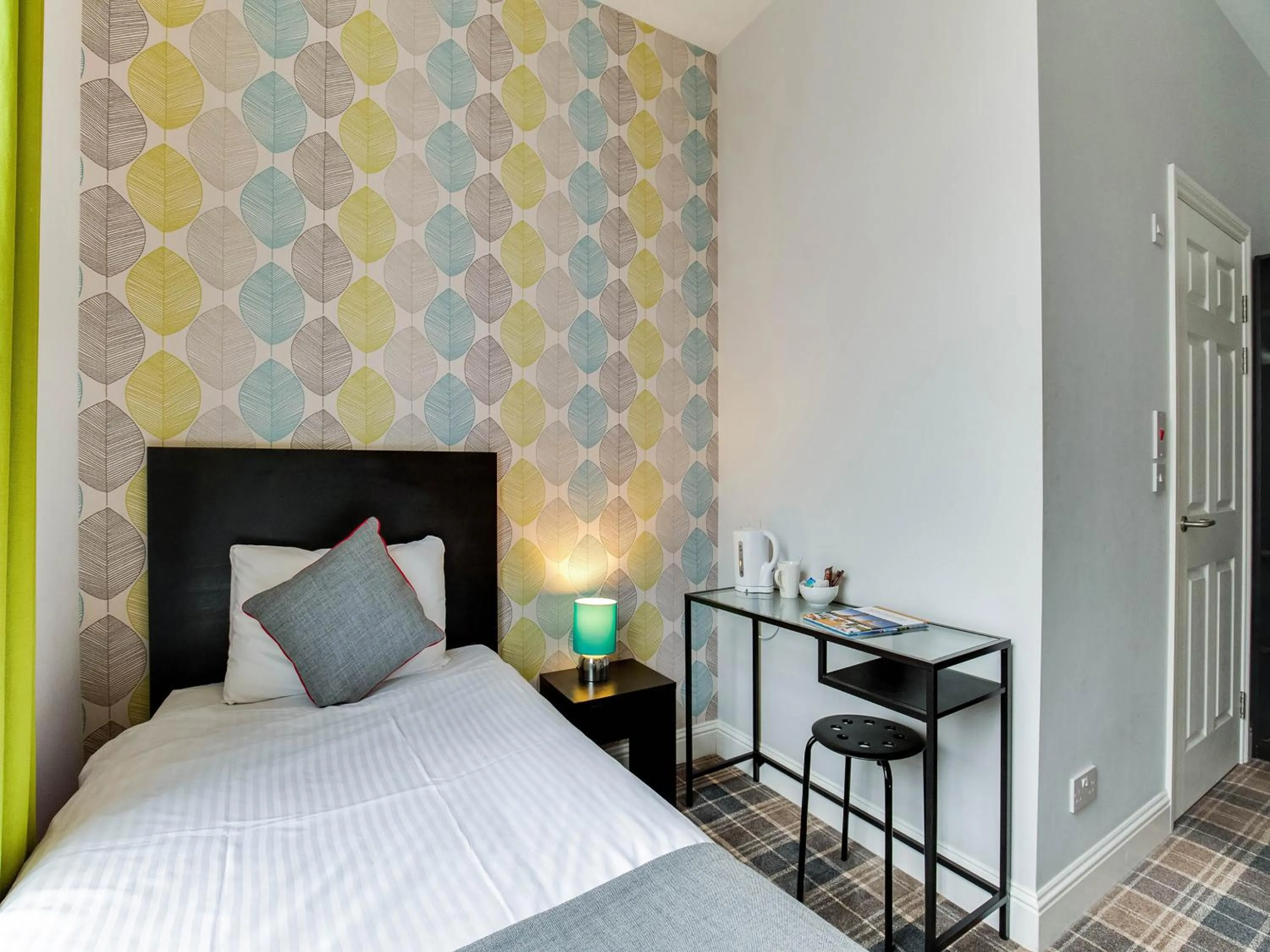 Bedroom, Bed in Lost Guest House Stirling