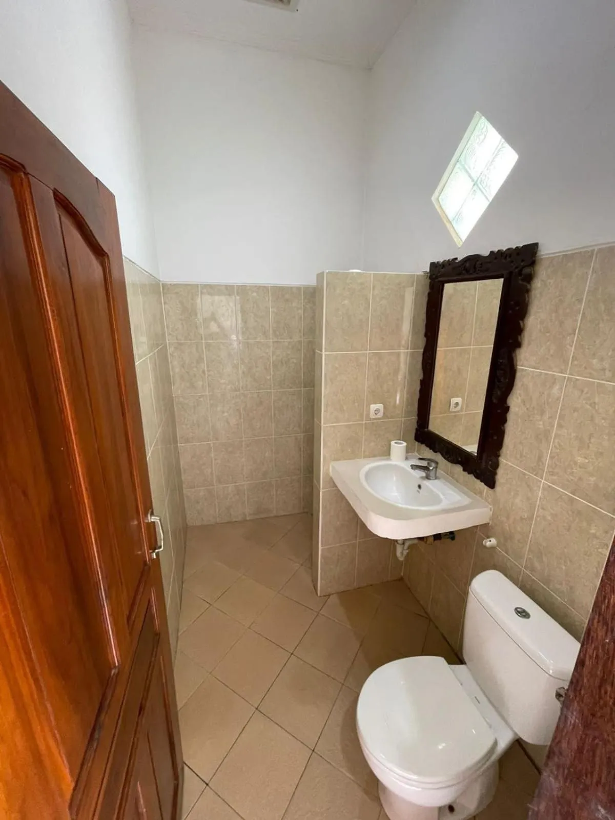 Bathroom in Nusa Indah Bungalow