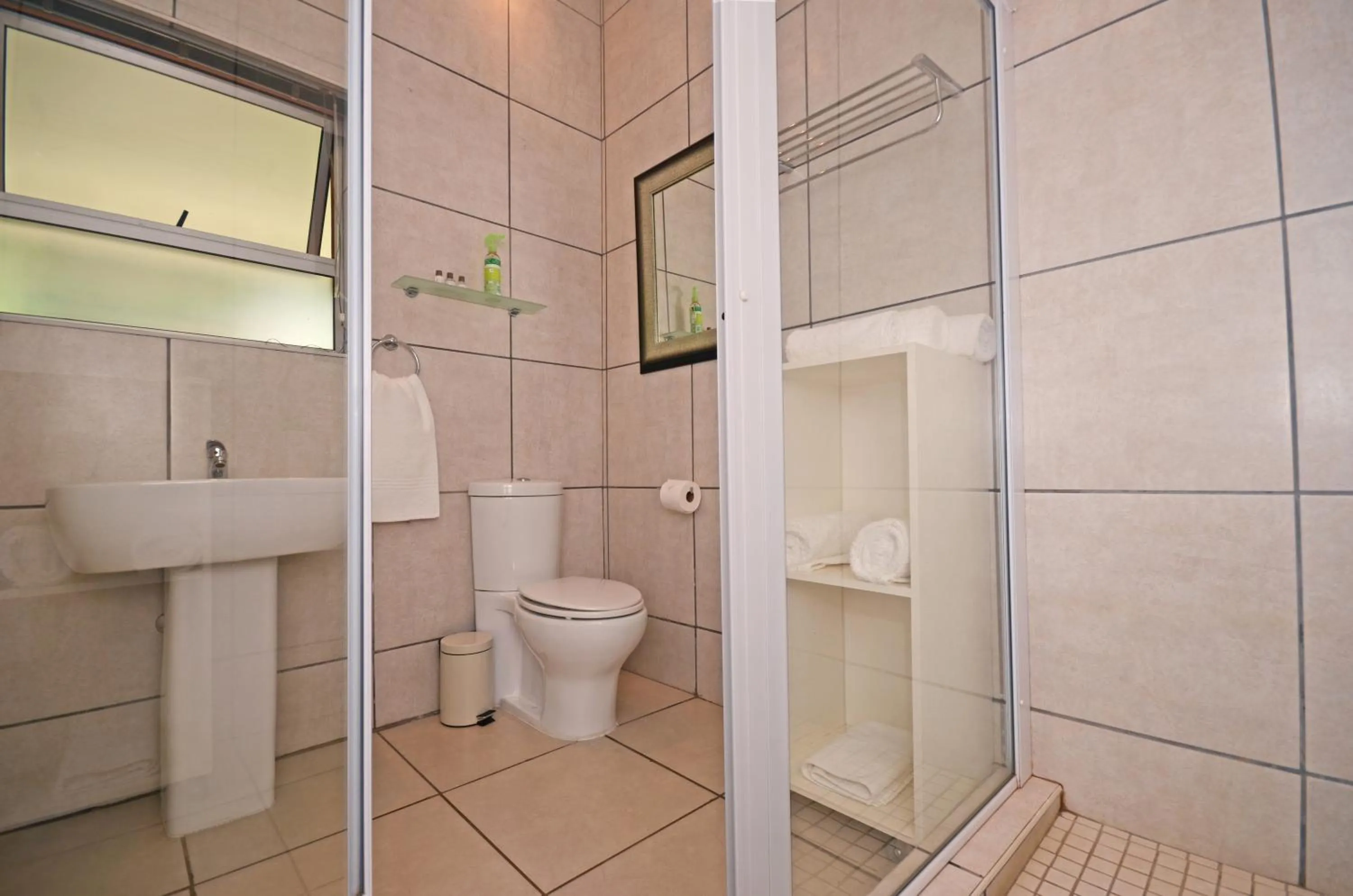 Bathroom in Saffron Guest House